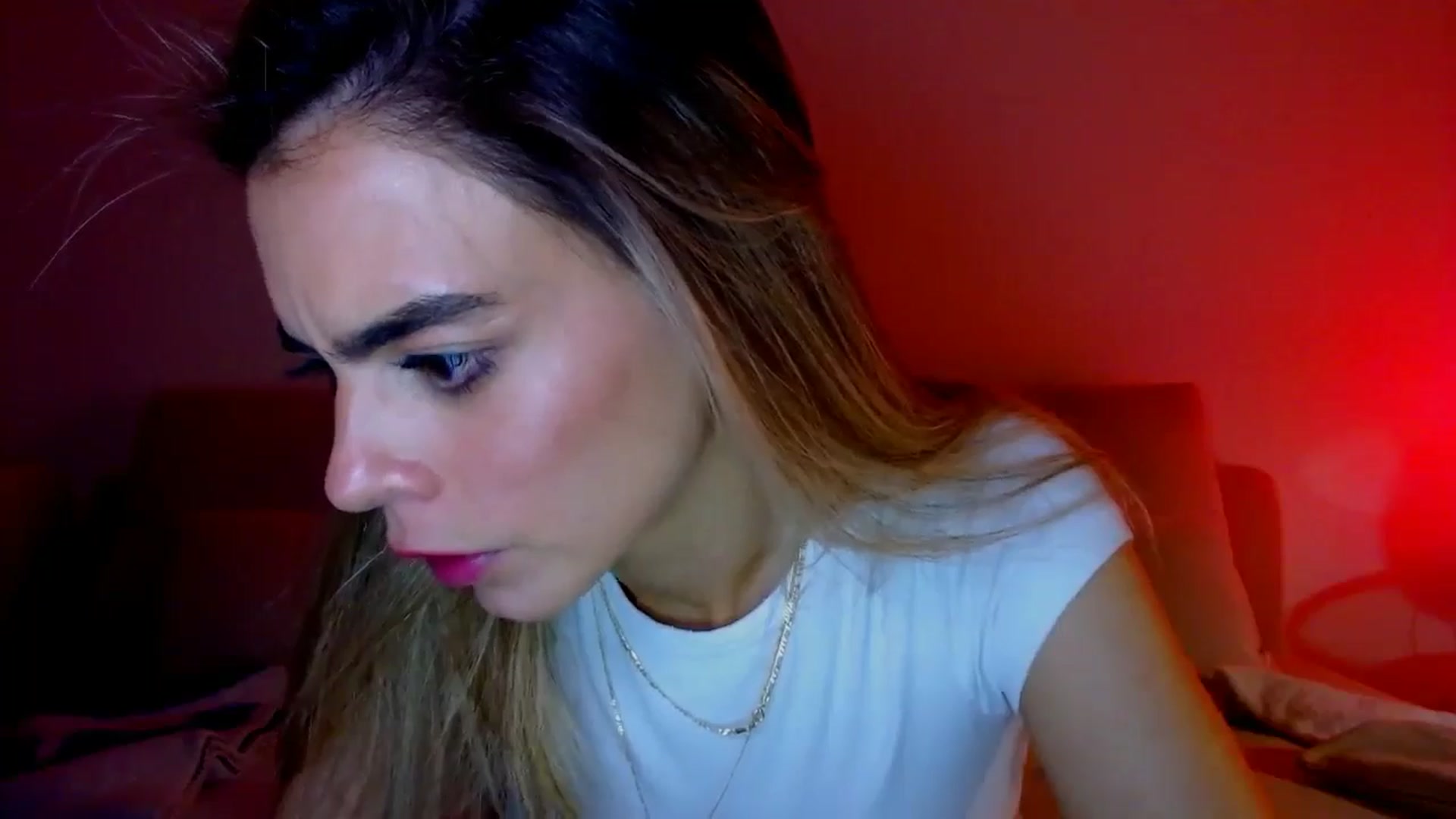 Gallery image thumbnail from fresagirl's myfreecams stream on, 11/29/2024, 24:01 image 10 of 20