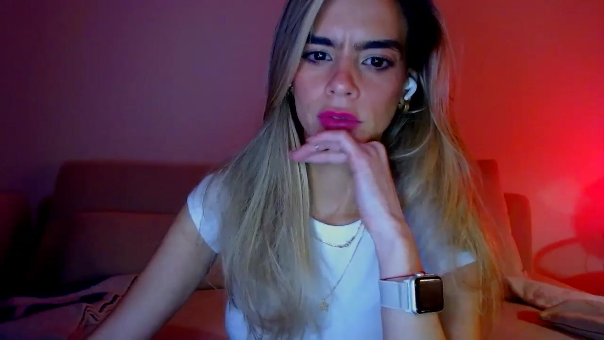 Gallery image thumbnail from fresagirl's myfreecams stream on, 11/29/2024, 24:01 image 9 of 20