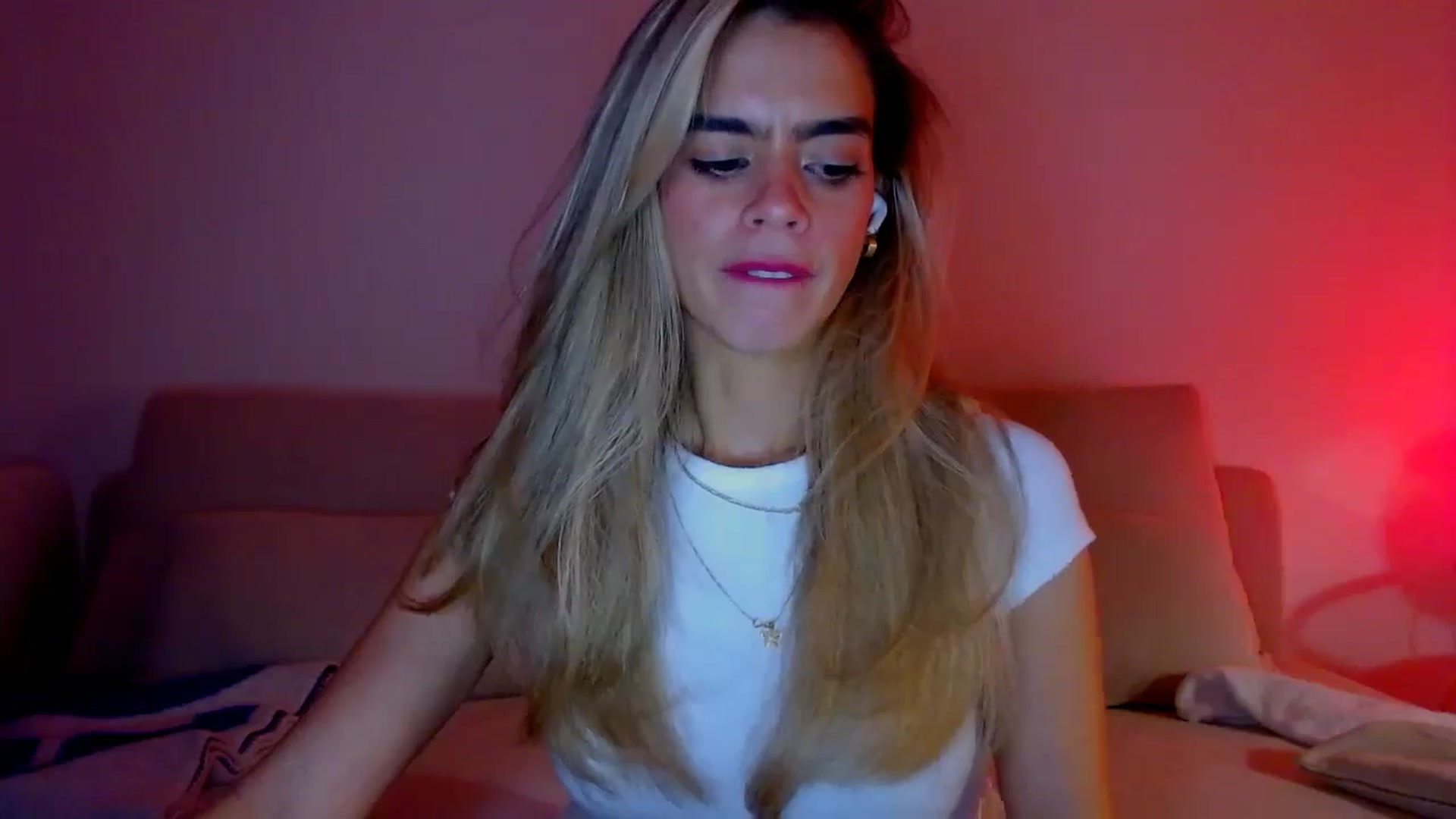 Gallery image thumbnail from fresagirl's myfreecams stream on, 11/29/2024, 24:01 image 8 of 20