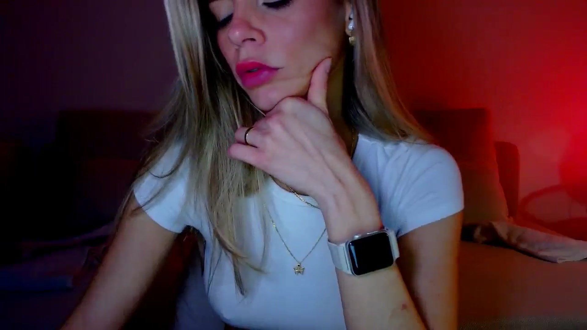 Gallery image thumbnail from fresagirl's myfreecams stream on, 11/29/2024, 24:30 image 7 of 20