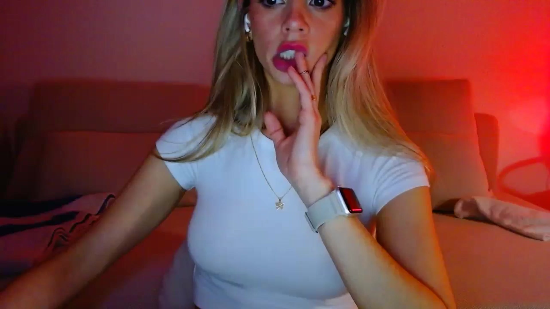 Gallery image thumbnail from fresagirl's myfreecams stream on, 11/29/2024, 24:30 image 12 of 20