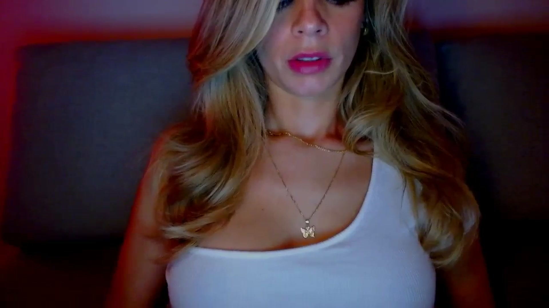 Gallery image thumbnail from fresagirl's myfreecams stream on, 12/18/2024, 24:02 image 10 of 20