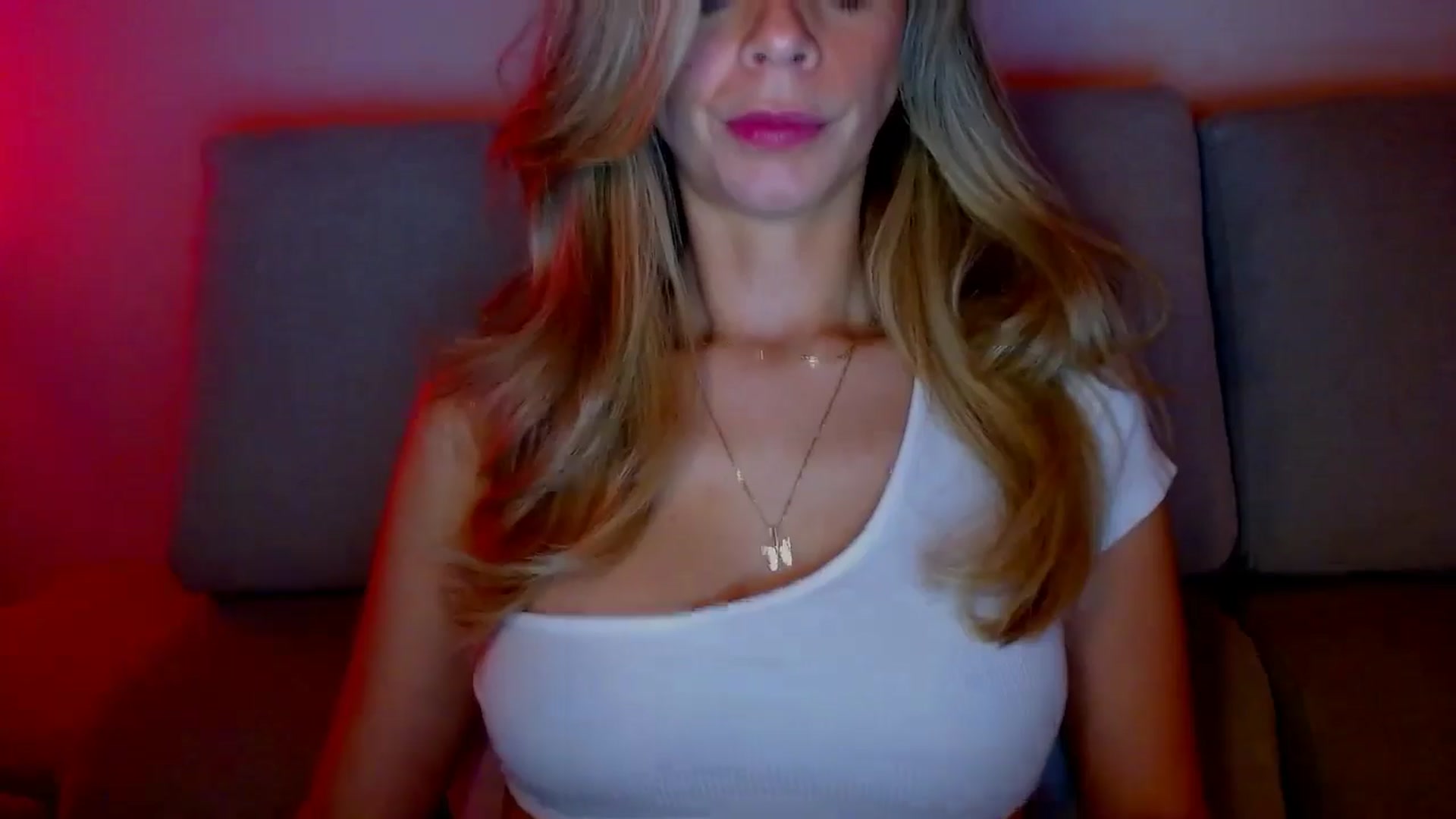 Gallery image thumbnail from fresagirl's myfreecams stream on, 12/18/2024, 24:02 image 5 of 20