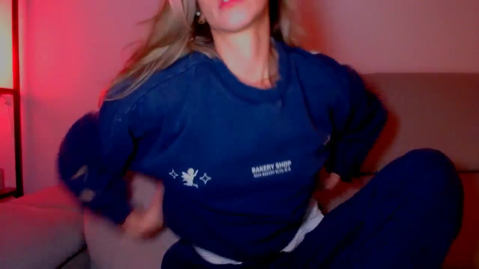 Gallery image thumbnail from fresagirl's myfreecams stream on, 12/19/2024, 02:25 image 9 of 20
