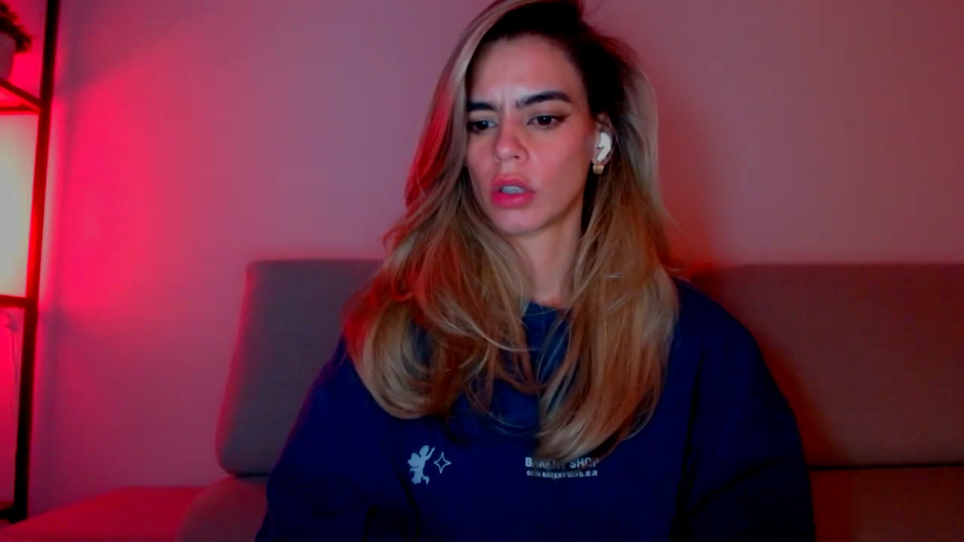 Gallery image thumbnail from fresagirl's myfreecams stream on, 12/19/2024, 02:25 image 2 of 20