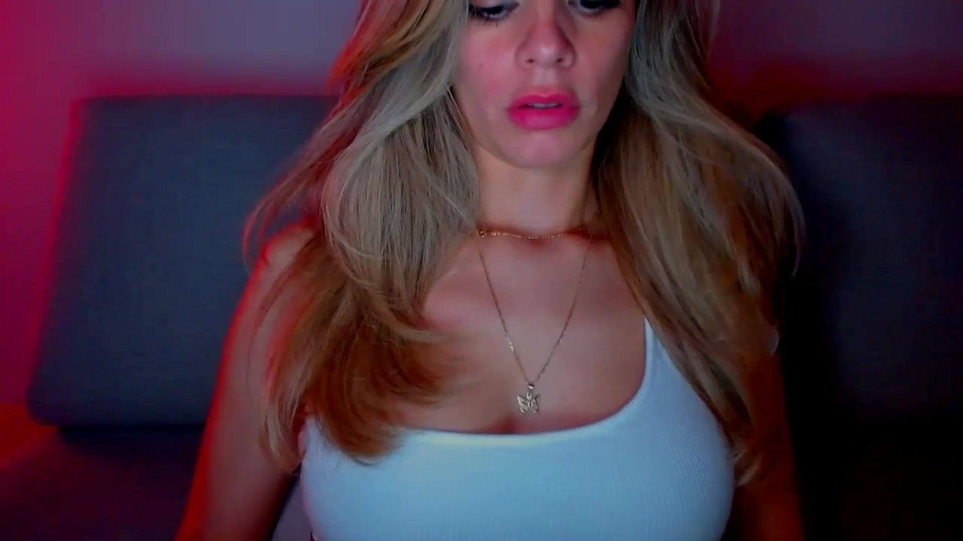 Gallery image thumbnail from fresagirl's myfreecams stream on, 01/02/2025, 22:58 image 17 of 20