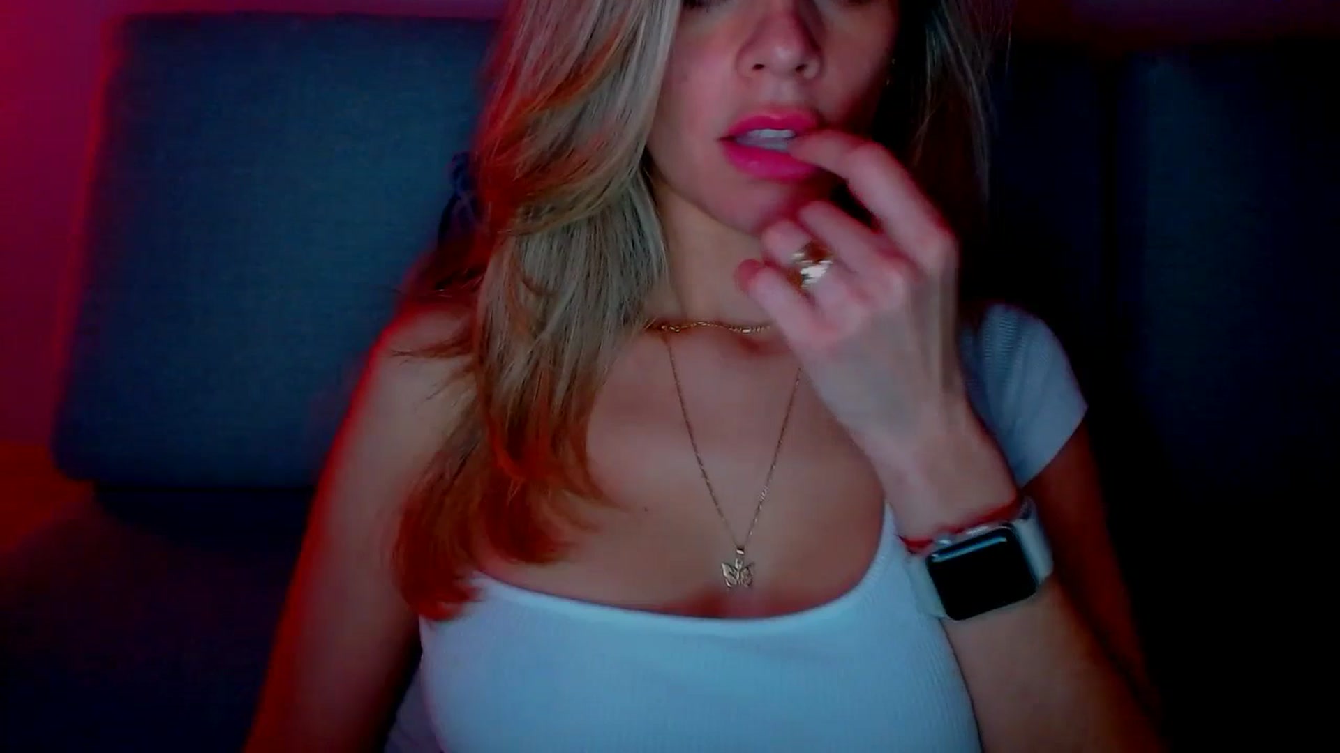 Gallery image thumbnail from fresagirl's myfreecams stream on, 01/02/2025, 22:58 image 11 of 20