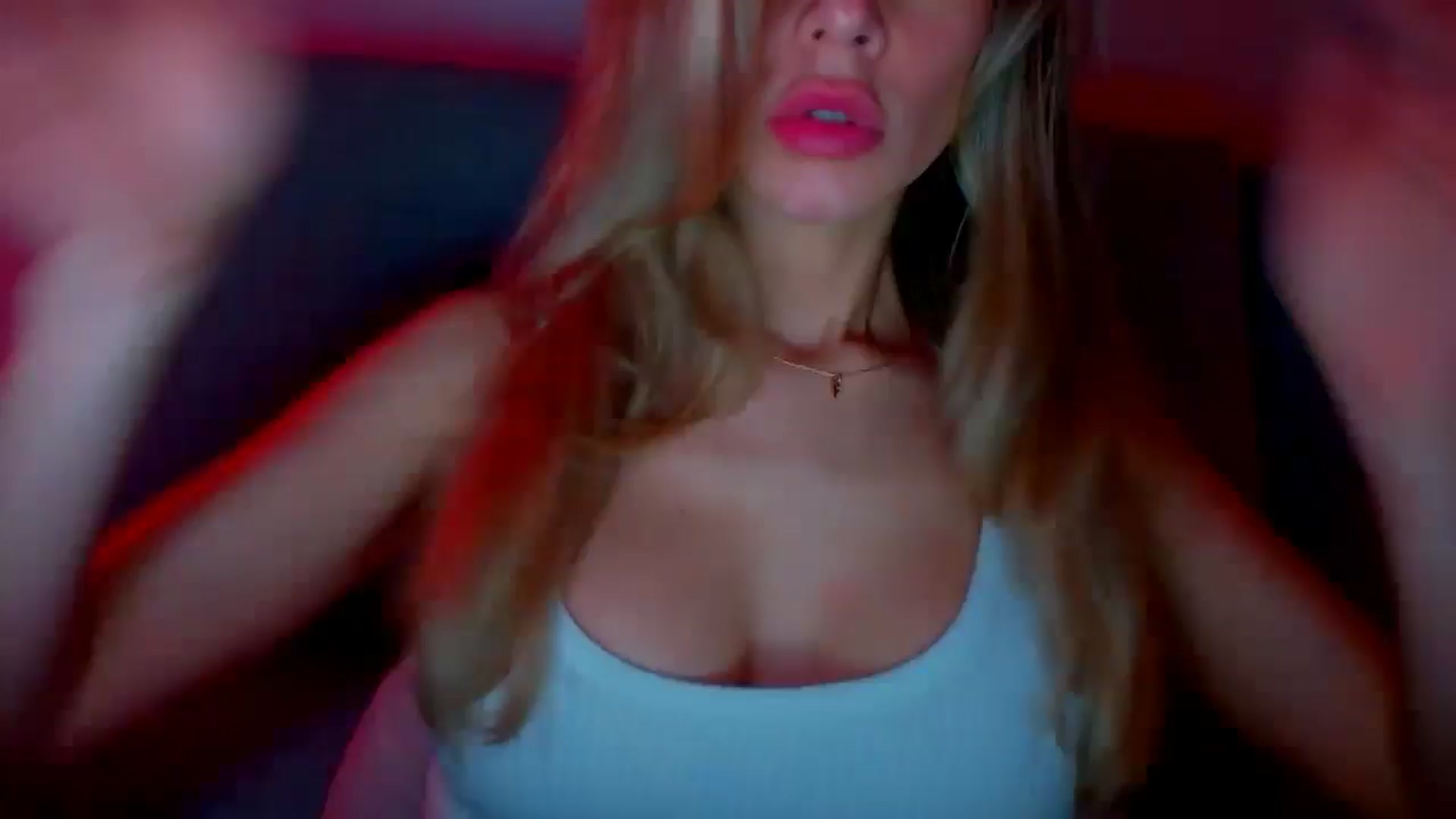 Gallery image thumbnail from fresagirl's myfreecams stream on, 01/09/2025, 24:10 image 1 of 20