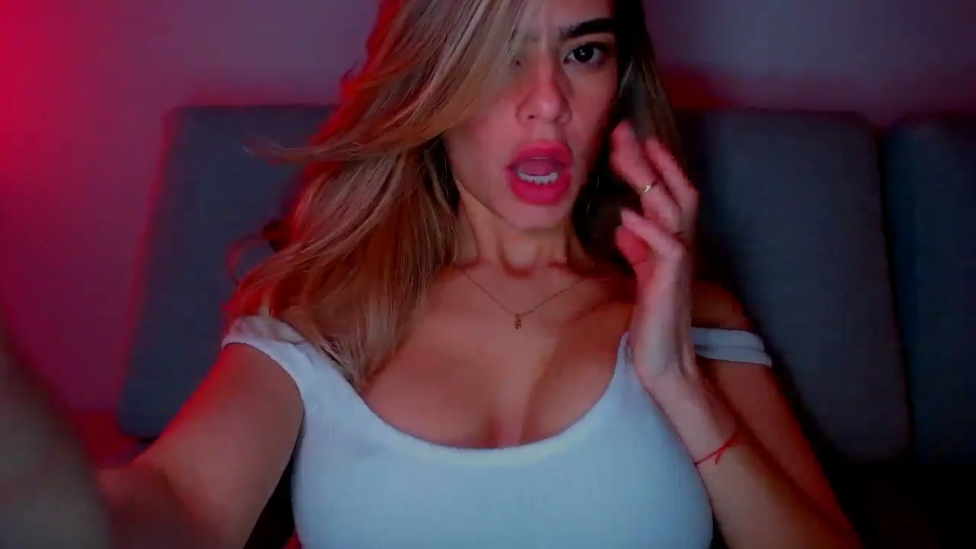 Gallery image thumbnail from fresagirl's myfreecams stream on, 01/09/2025, 01:11 image 4 of 20