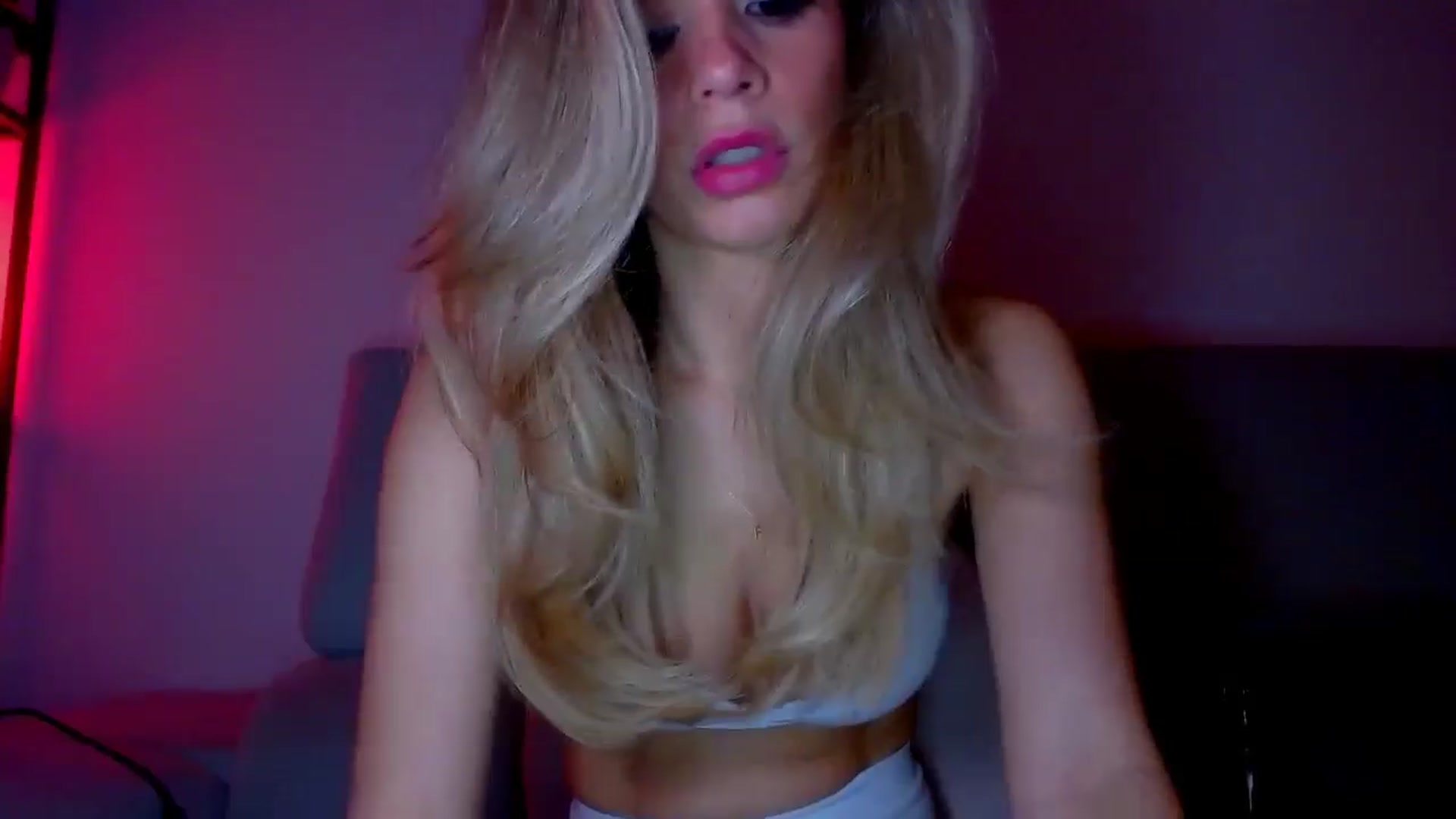 Gallery image thumbnail from fresagirl's myfreecams stream on, 01/10/2025, 24:05 image 4 of 20