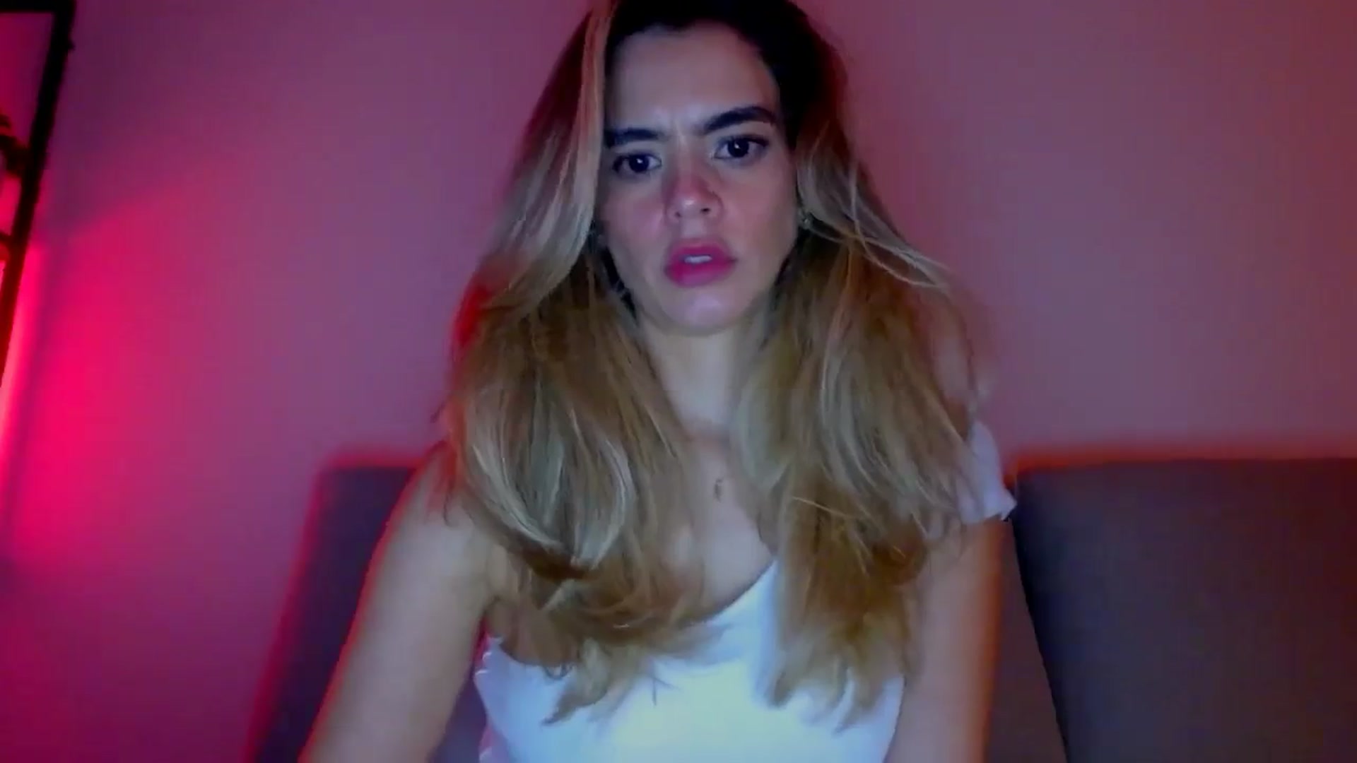 Gallery image thumbnail from fresagirl's myfreecams stream on, 01/14/2025, 23:22 image 5 of 20