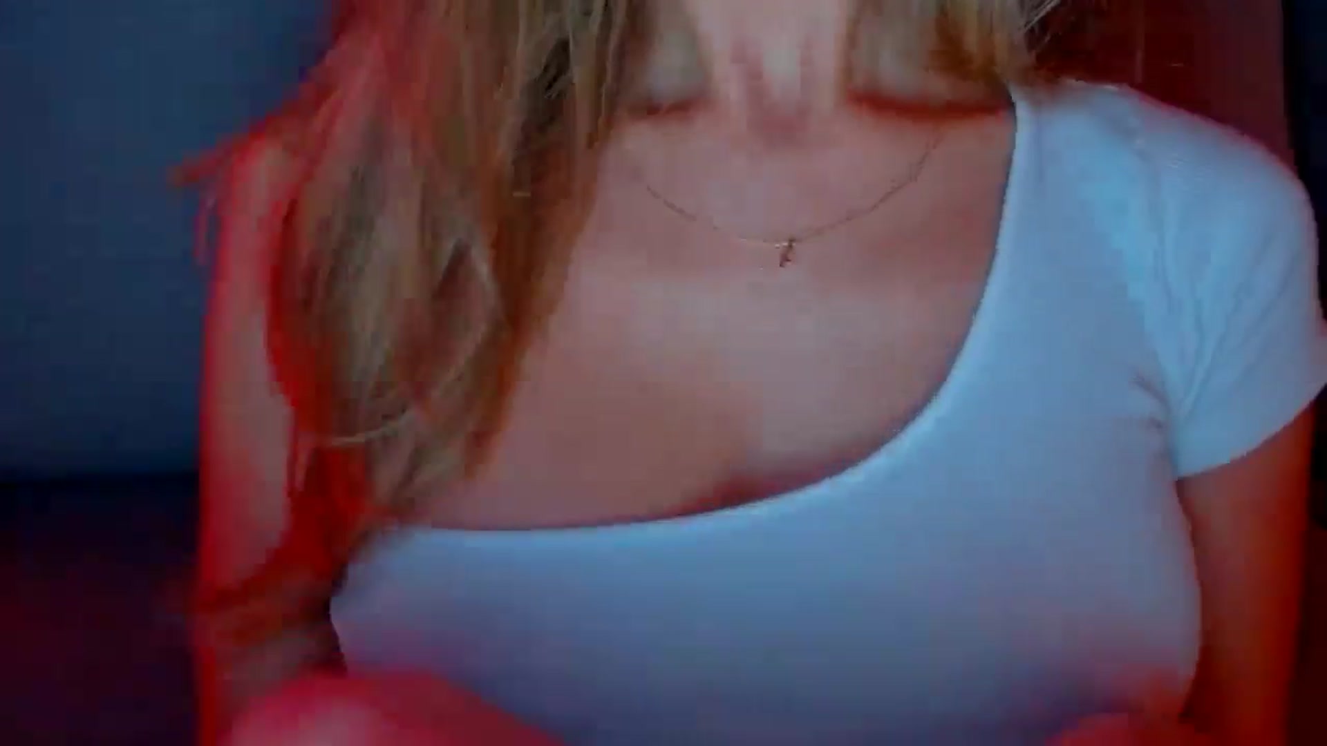 Gallery image thumbnail from fresagirl's myfreecams stream on, 01/14/2025, 23:22 image 14 of 20