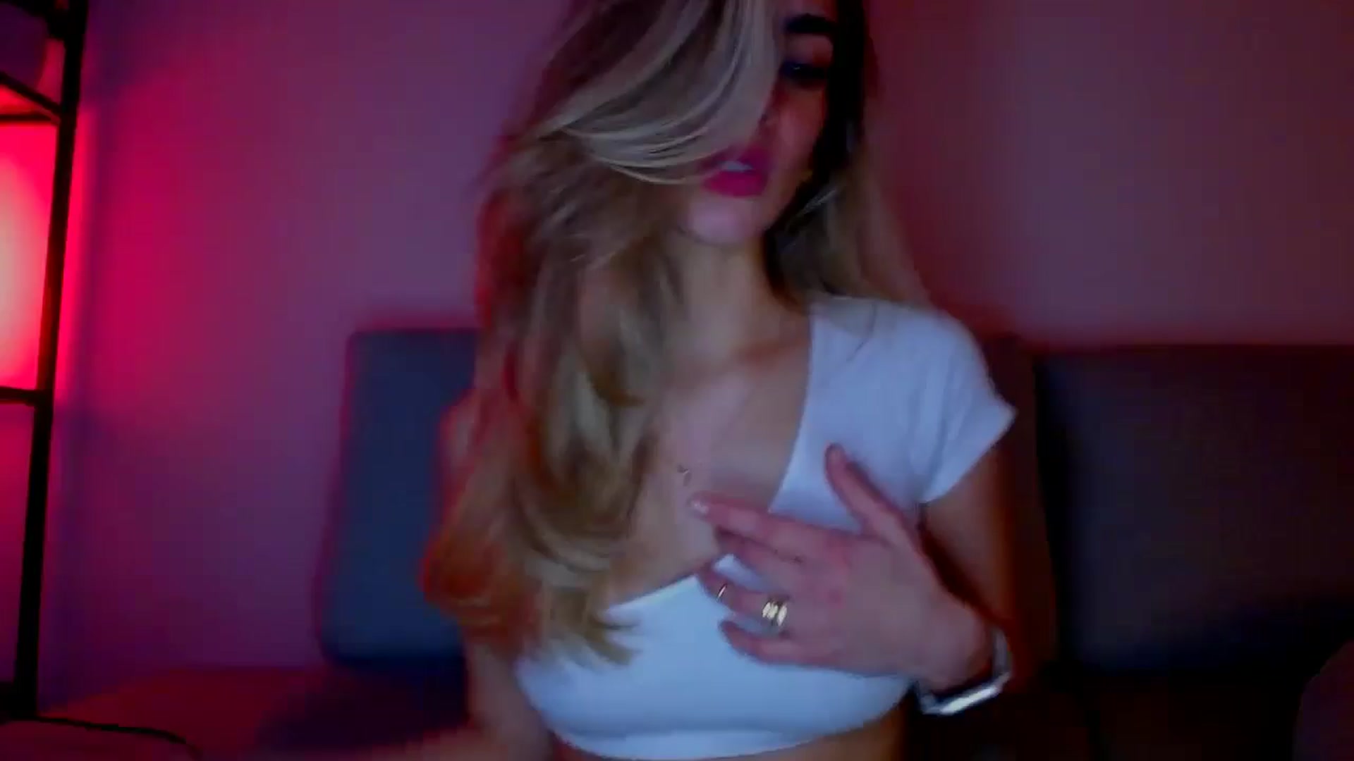 Gallery image thumbnail from fresagirl's myfreecams stream on, 01/20/2025, 22:25 image 19 of 20