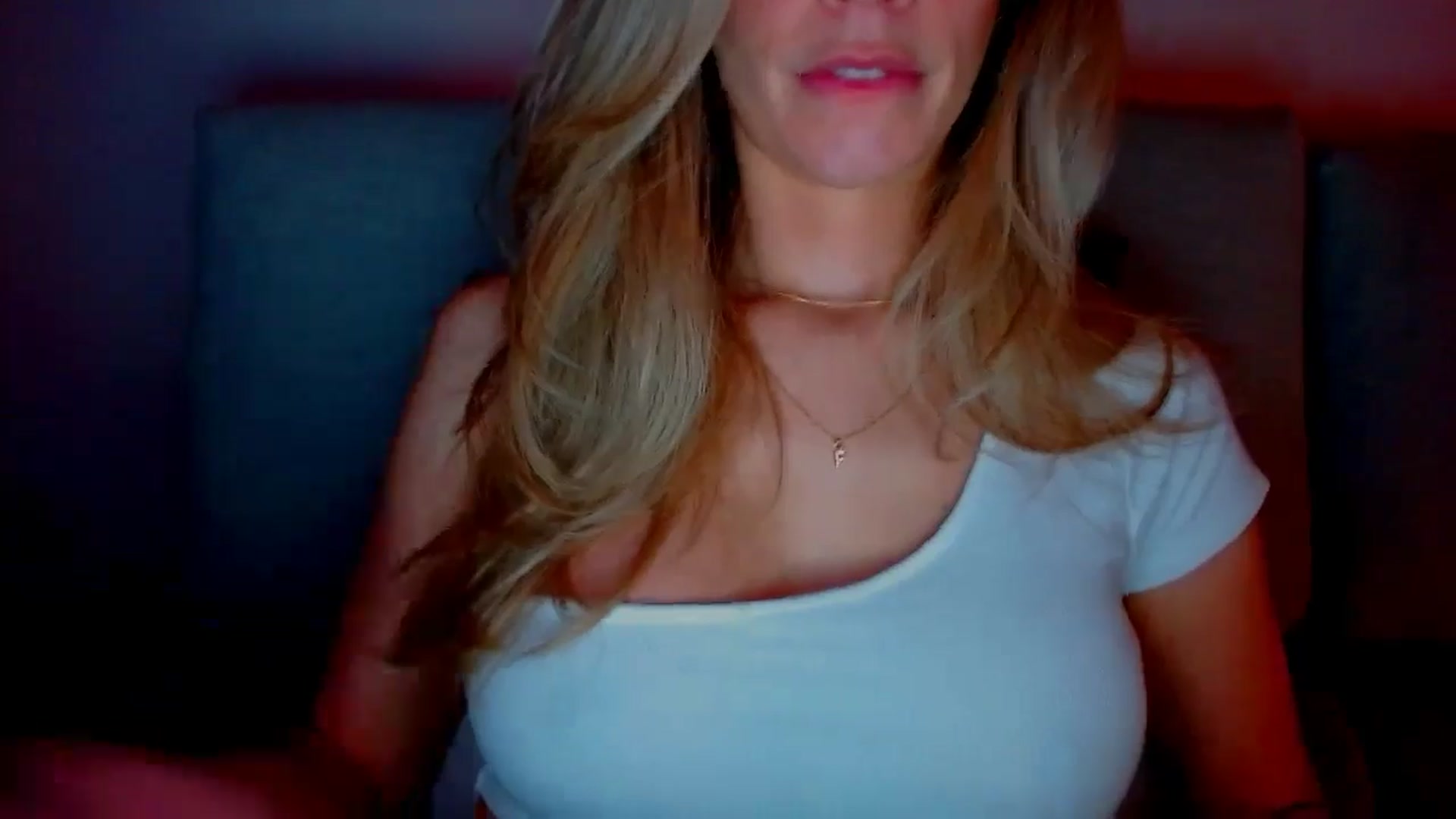 Gallery image thumbnail from fresagirl's myfreecams stream on, 01/23/2025, 21:37 image 10 of 20