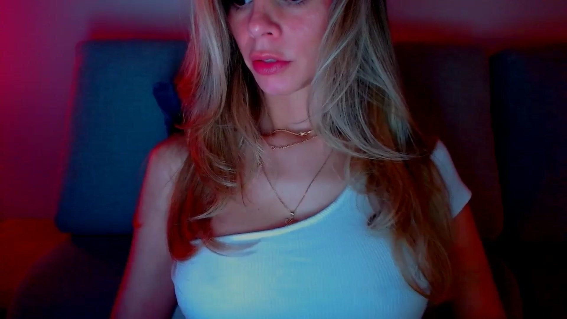 Gallery image thumbnail from fresagirl's myfreecams stream on, 02/03/2025, 22:56 image 5 of 20