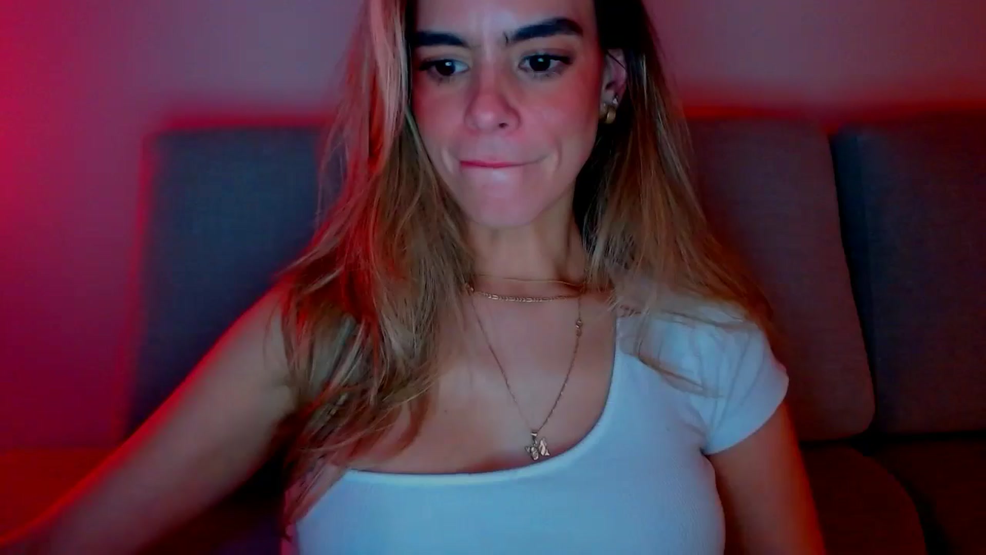 Gallery image thumbnail from fresagirl's myfreecams stream on, 02/04/2025, 22:47 image 18 of 20
