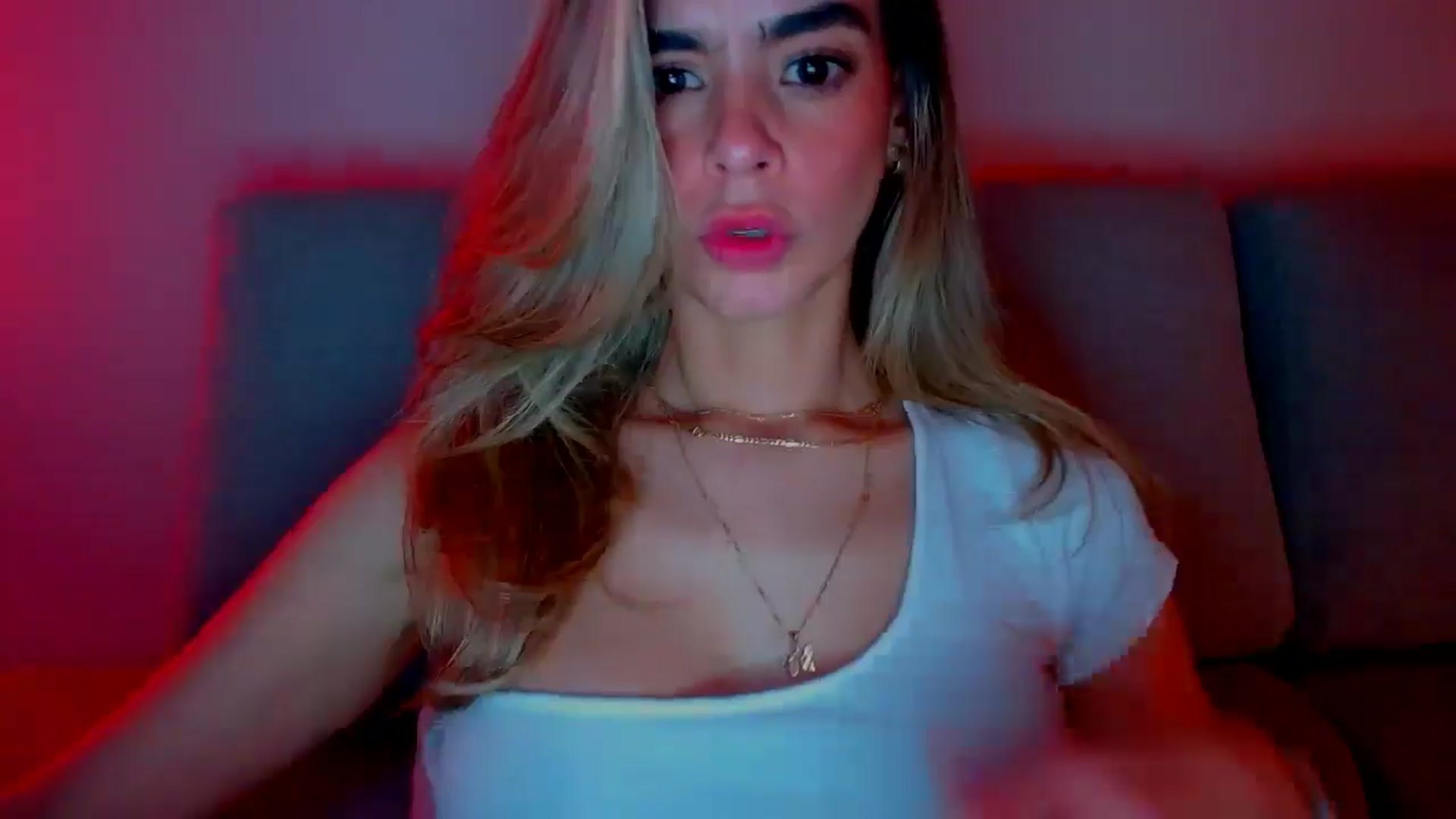 Gallery image thumbnail from fresagirl's myfreecams stream on, 02/04/2025, 22:47 image 13 of 20