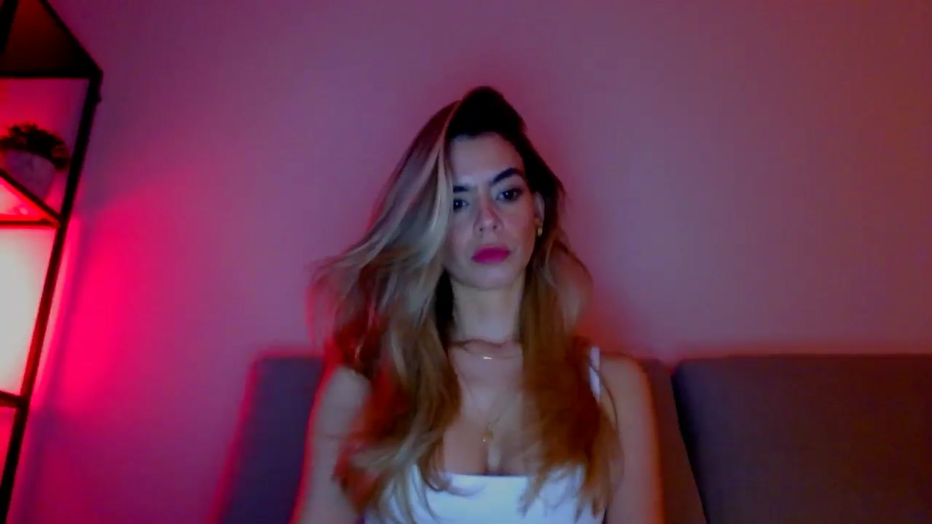 Gallery image thumbnail from fresagirl's myfreecams stream on, 02/18/2025, 21:55 image 8 of 20