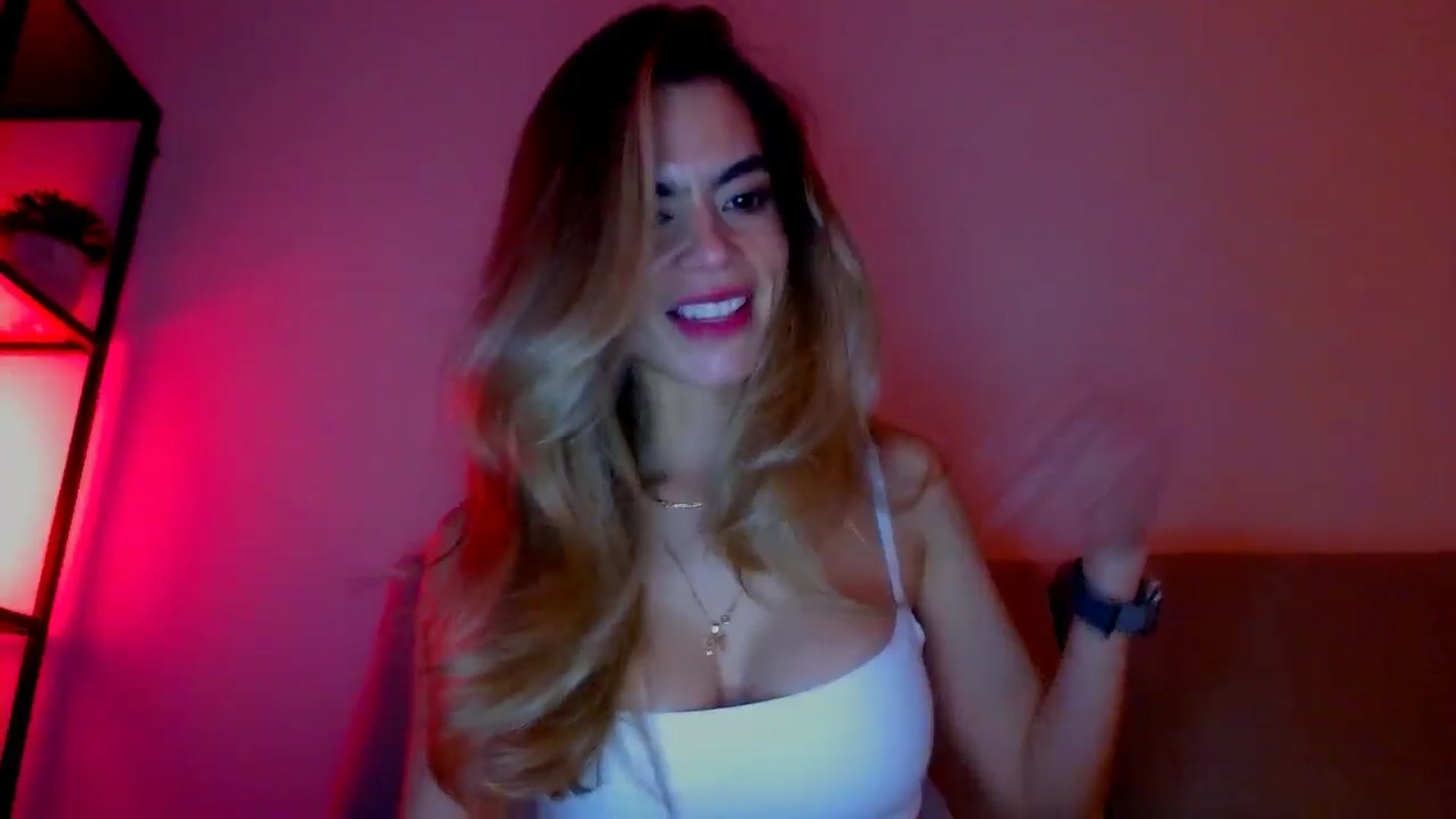 Gallery image thumbnail from fresagirl's myfreecams stream on, 02/18/2025, 21:55 image 5 of 20