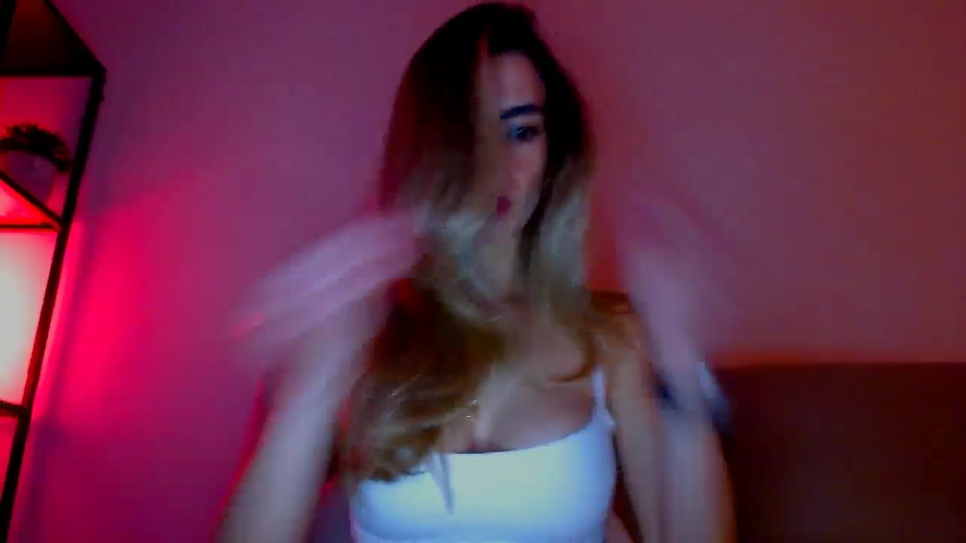 Gallery image thumbnail from fresagirl's myfreecams stream on, 02/18/2025, 21:55 image 6 of 20