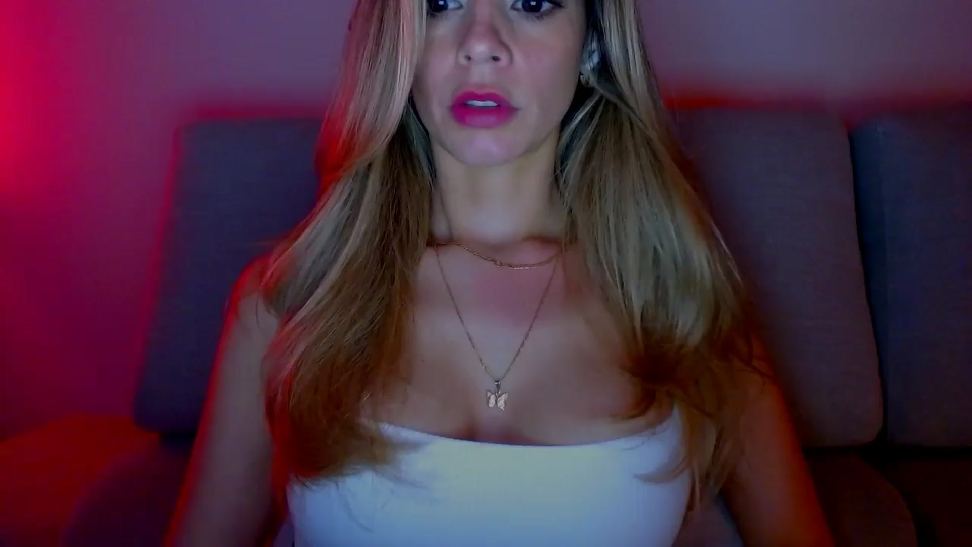 Gallery image thumbnail from fresagirl's myfreecams stream on, 02/19/2025, 24:02 image 9 of 20