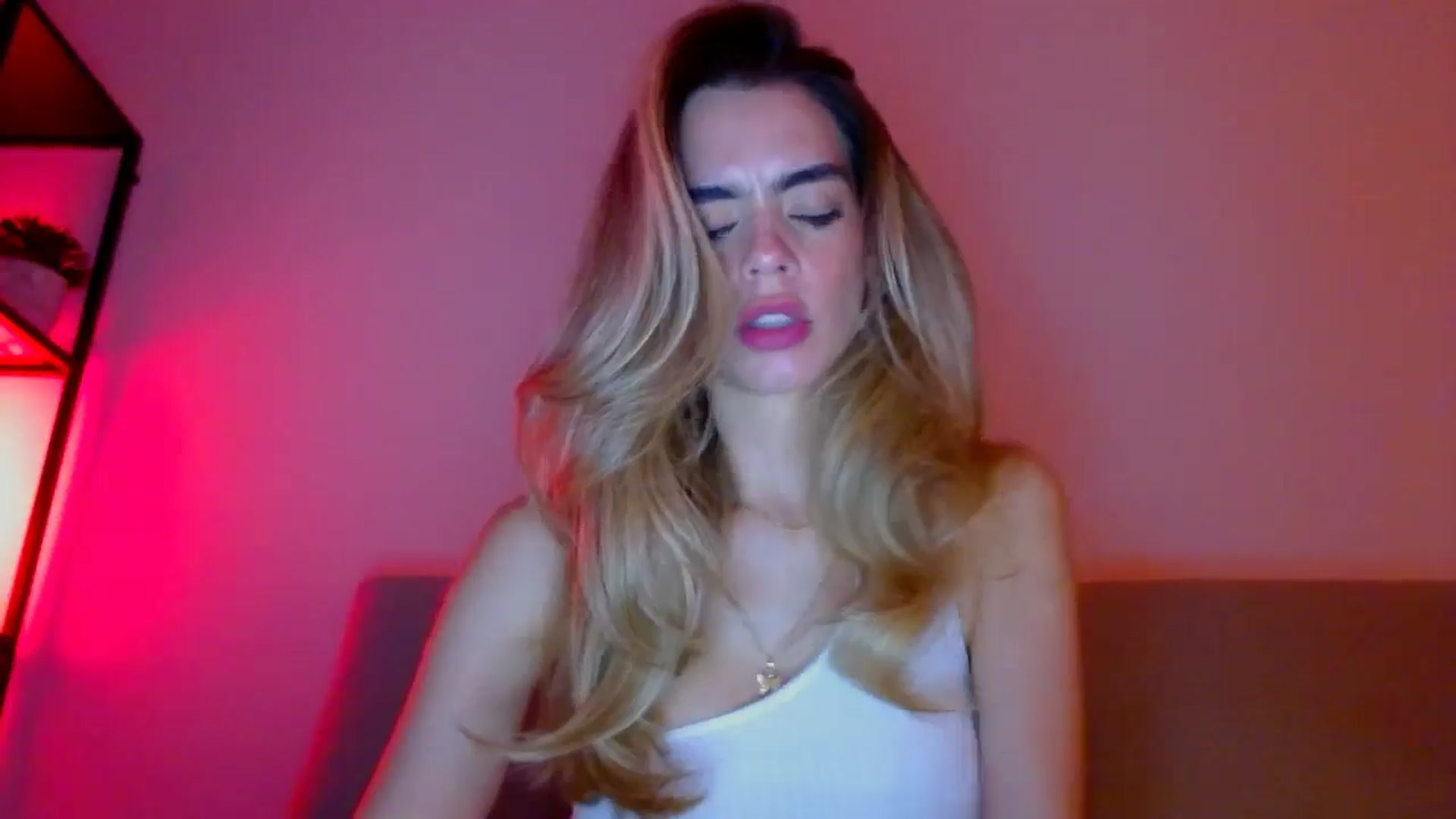 Gallery image thumbnail from fresagirl's myfreecams stream on, 02/20/2025, 22:51 image 11 of 20
