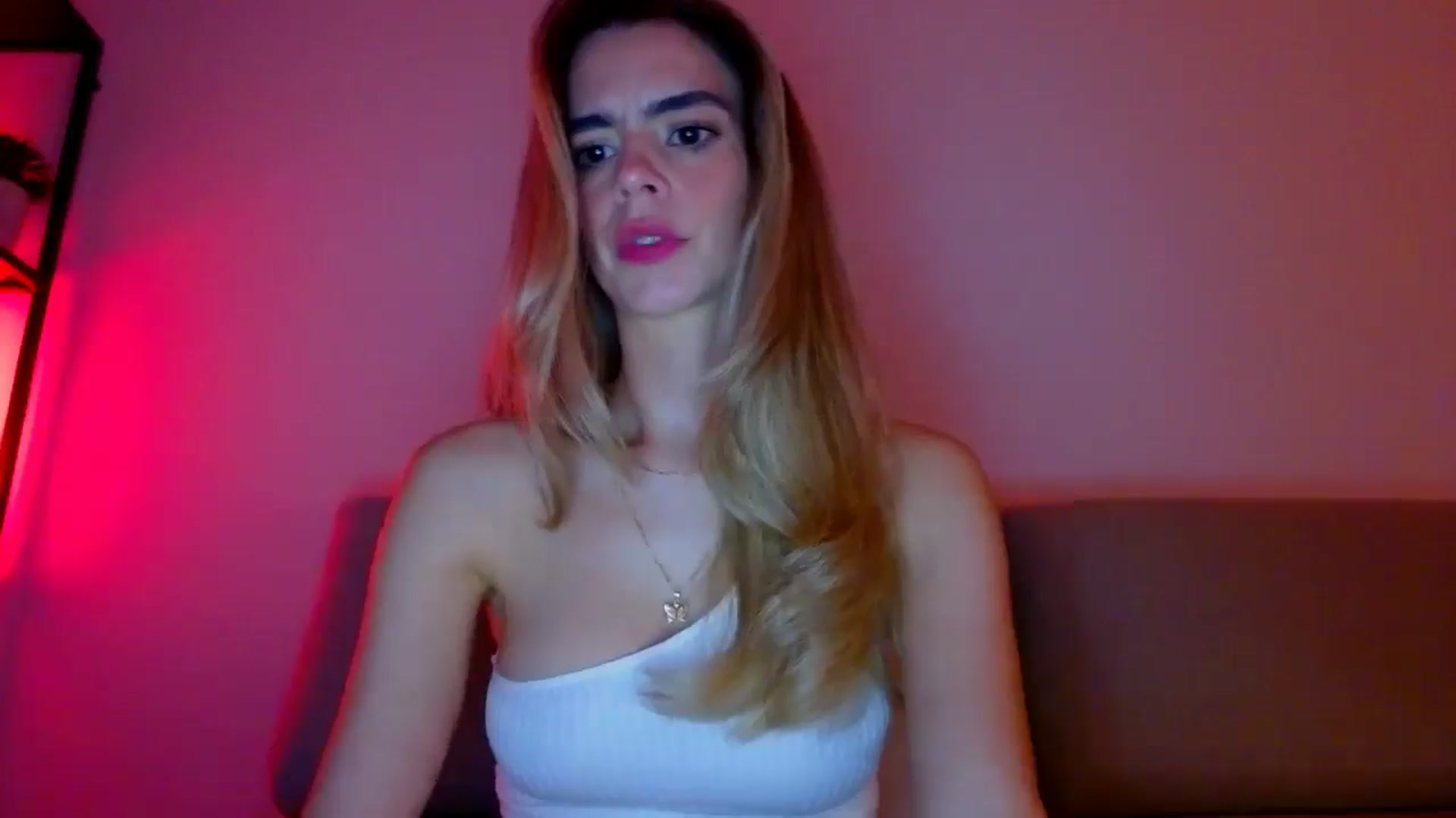 Gallery image thumbnail from fresagirl's myfreecams stream on, 02/20/2025, 22:51 image 9 of 20