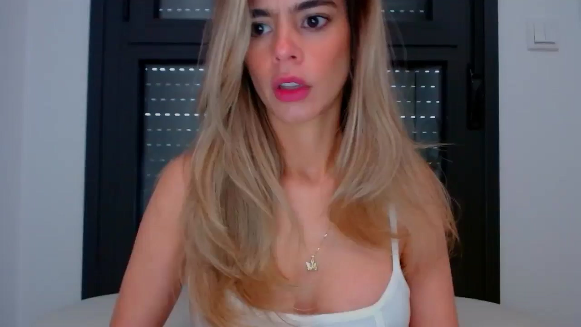 Gallery image thumbnail from fresagirl's myfreecams stream on, 03/06/2025, 17:09 image 1 of 20