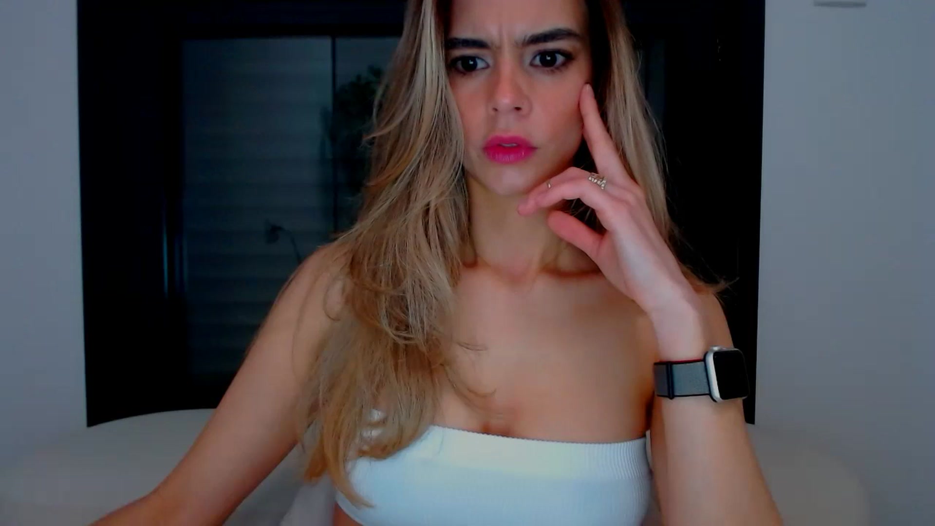 Gallery image thumbnail from fresagirl's myfreecams stream on, 03/14/2025, 24:32 image 2 of 20