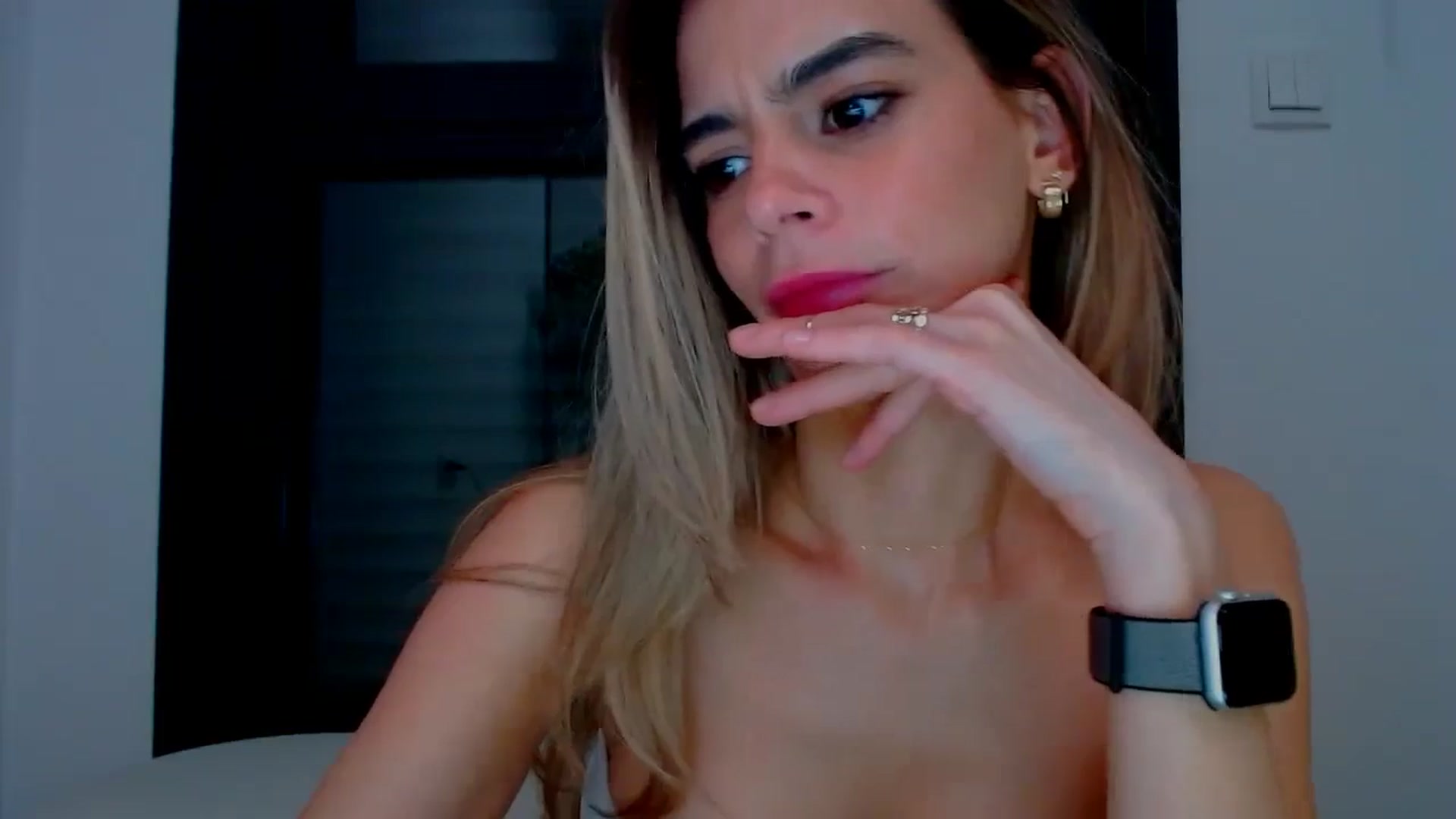 Gallery image thumbnail from fresagirl's myfreecams stream on, 03/14/2025, 24:32 image 11 of 20