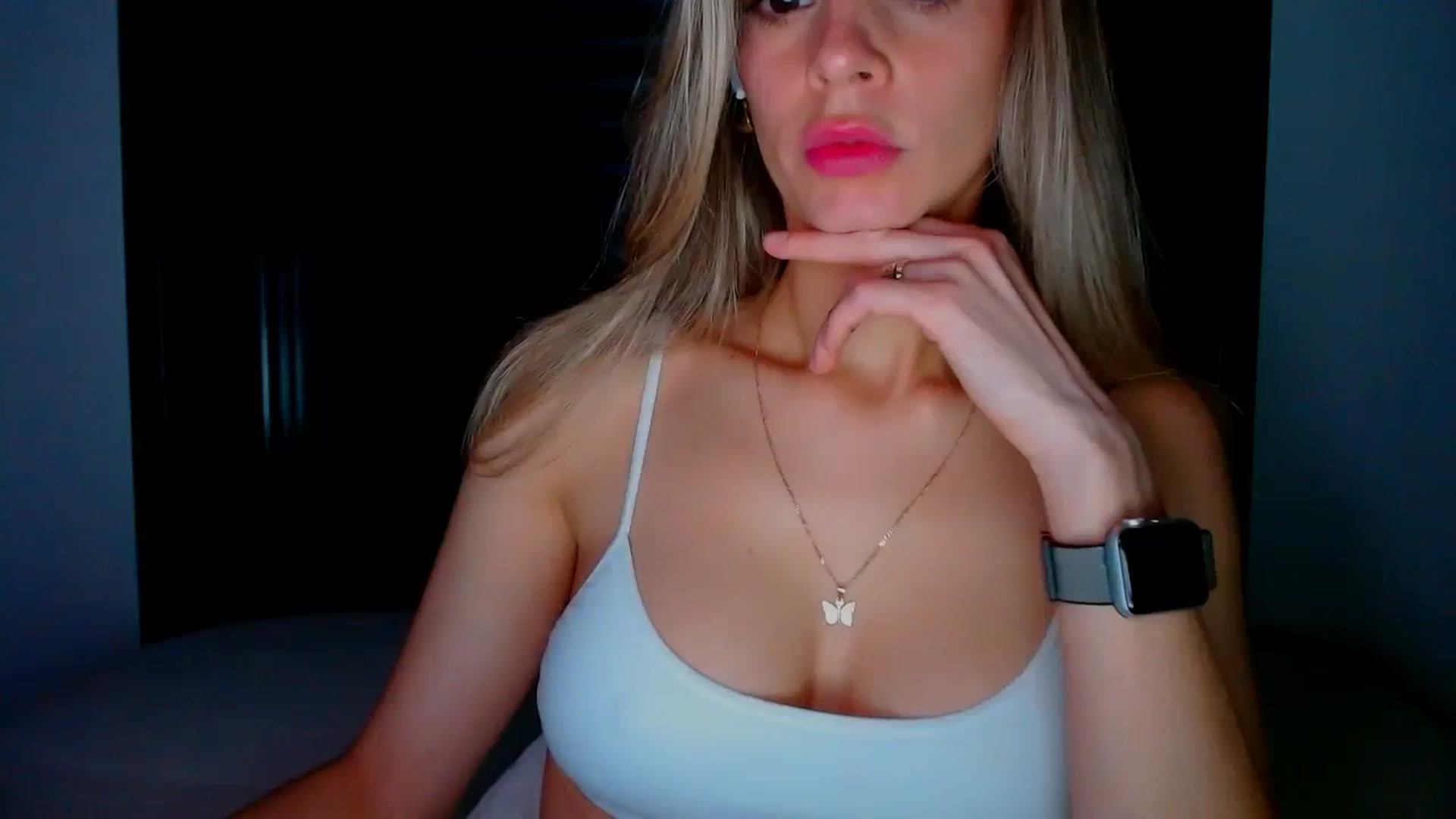 Gallery image thumbnail from fresagirl's myfreecams stream on, 03/18/2025, 24:14 image 17 of 20