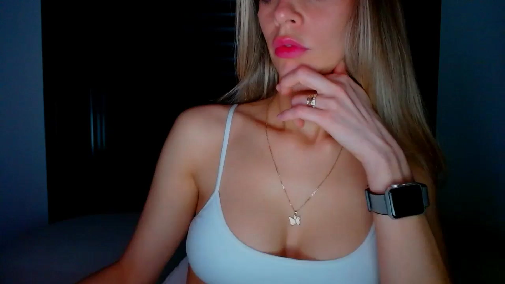 Gallery image thumbnail from fresagirl's myfreecams stream on, 03/18/2025, 24:14 image 19 of 20