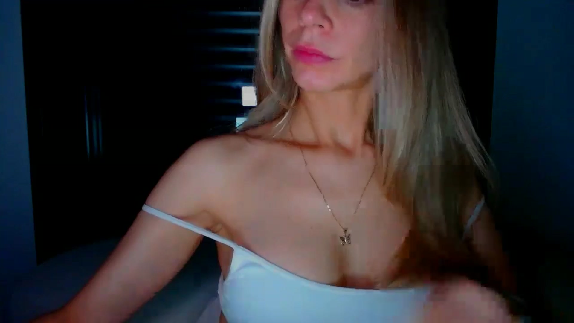Gallery image thumbnail from fresagirl's myfreecams stream on, 03/18/2025, 02:41 image 12 of 20