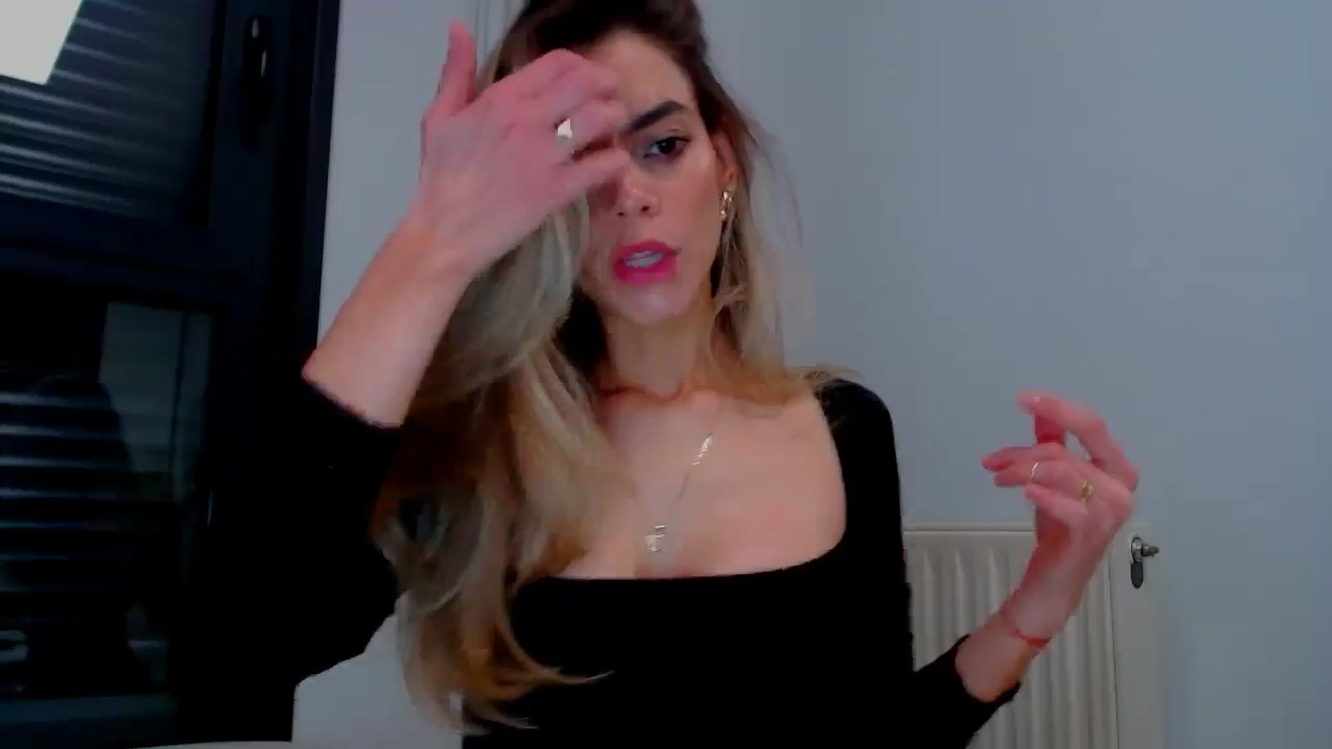 Gallery image thumbnail from fresagirl's myfreecams stream on, 03/18/2025, 23:36 image 2 of 20