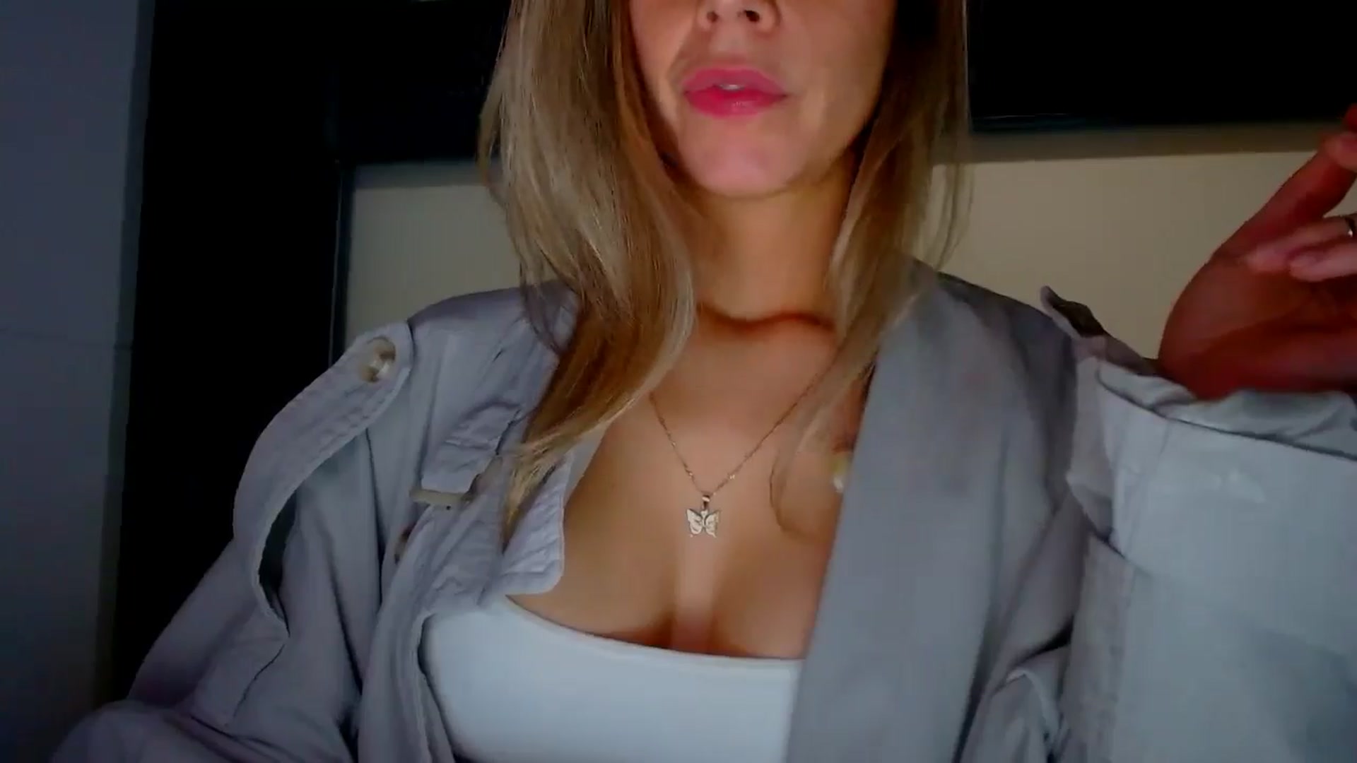 Gallery image thumbnail from fresagirl's myfreecams stream on, 03/19/2025, 01:18 image 3 of 20