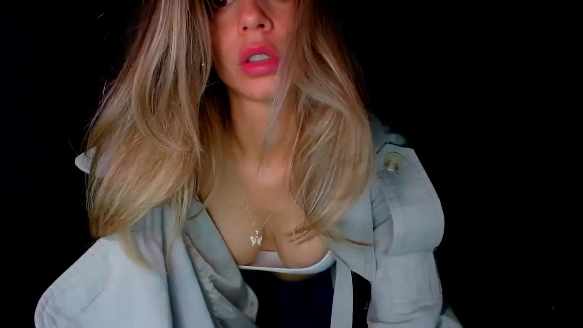 Gallery image thumbnail from fresagirl's myfreecams stream on, 03/19/2025, 01:32 image 6 of 20
