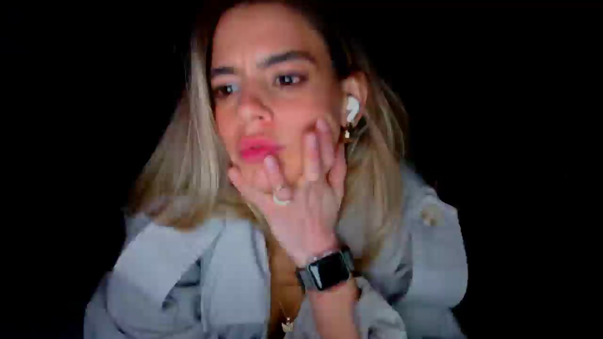 Gallery image thumbnail from fresagirl's myfreecams stream on, 03/19/2025, 01:32 image 4 of 20