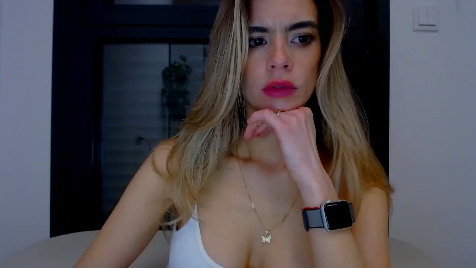 Gallery image thumbnail from fresagirl's myfreecams stream on, 03/19/2025, 22:13 image 11 of 20