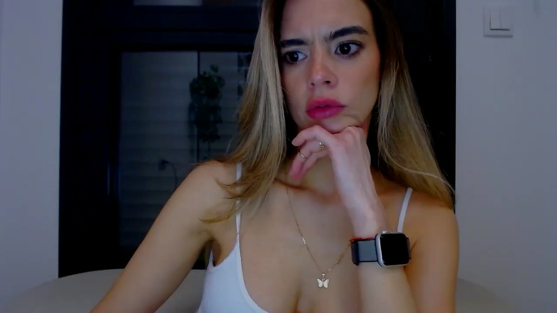 Gallery image thumbnail from fresagirl's myfreecams stream on, 03/19/2025, 22:13 image 10 of 20