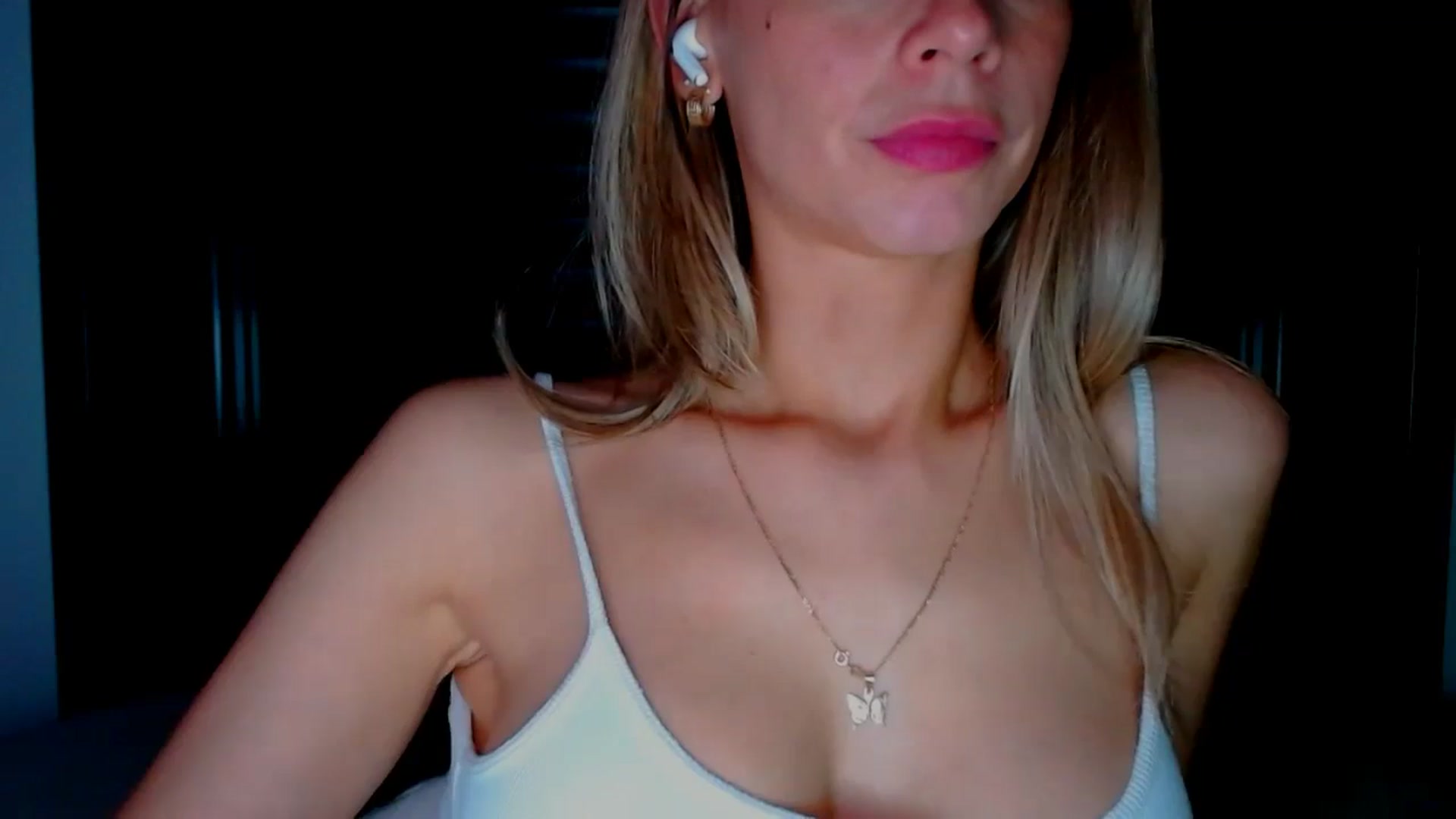 Gallery image thumbnail from fresagirl's myfreecams stream on, 03/20/2025, 02:46 image 20 of 20