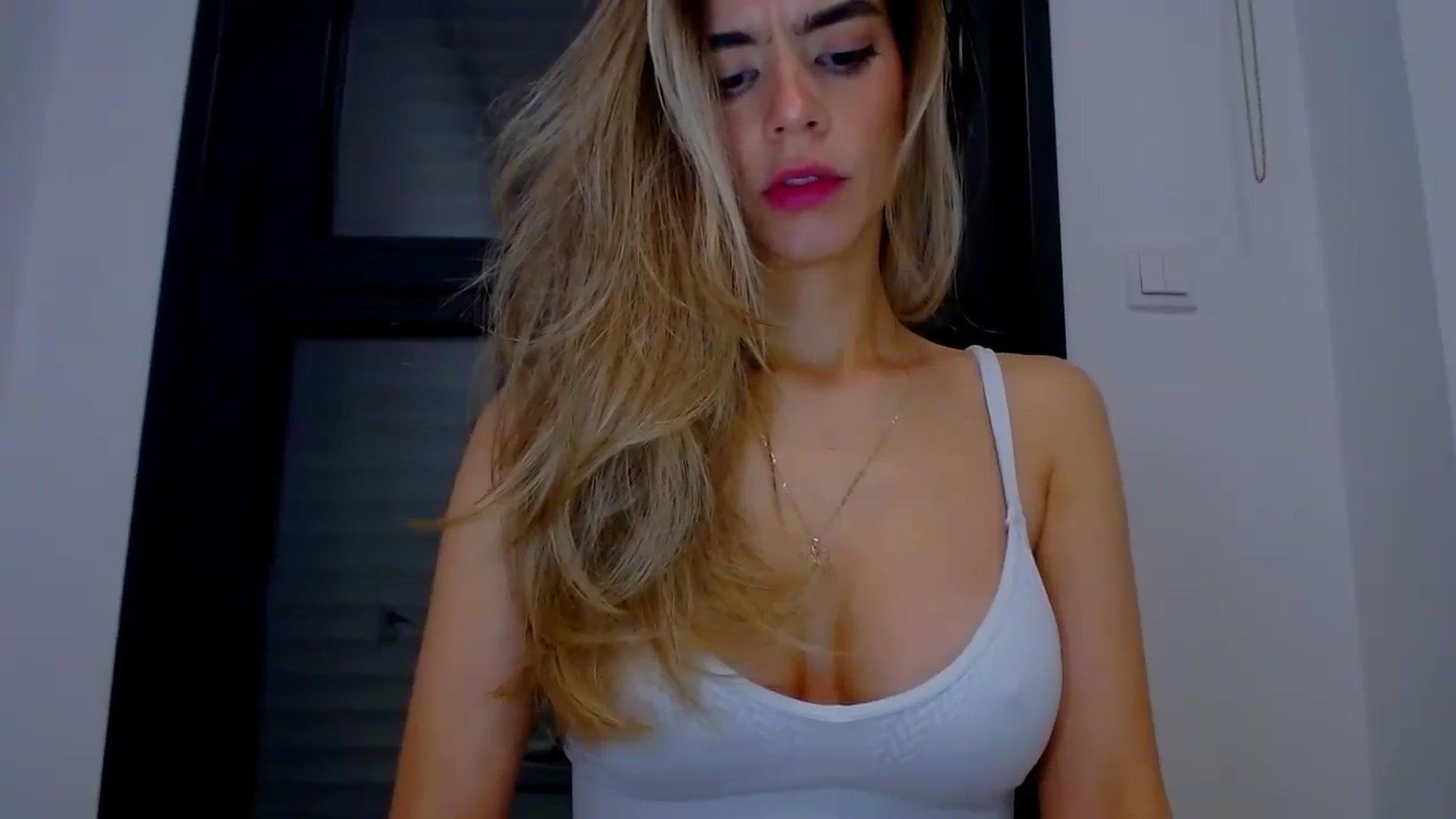 Gallery image thumbnail from fresagirl's myfreecams stream on, 03/20/2025, 20:56 image 18 of 20