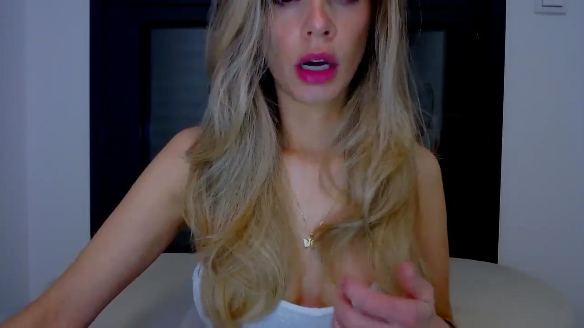Gallery image thumbnail from fresagirl's myfreecams stream on, 03/20/2025, 20:56 image 6 of 20