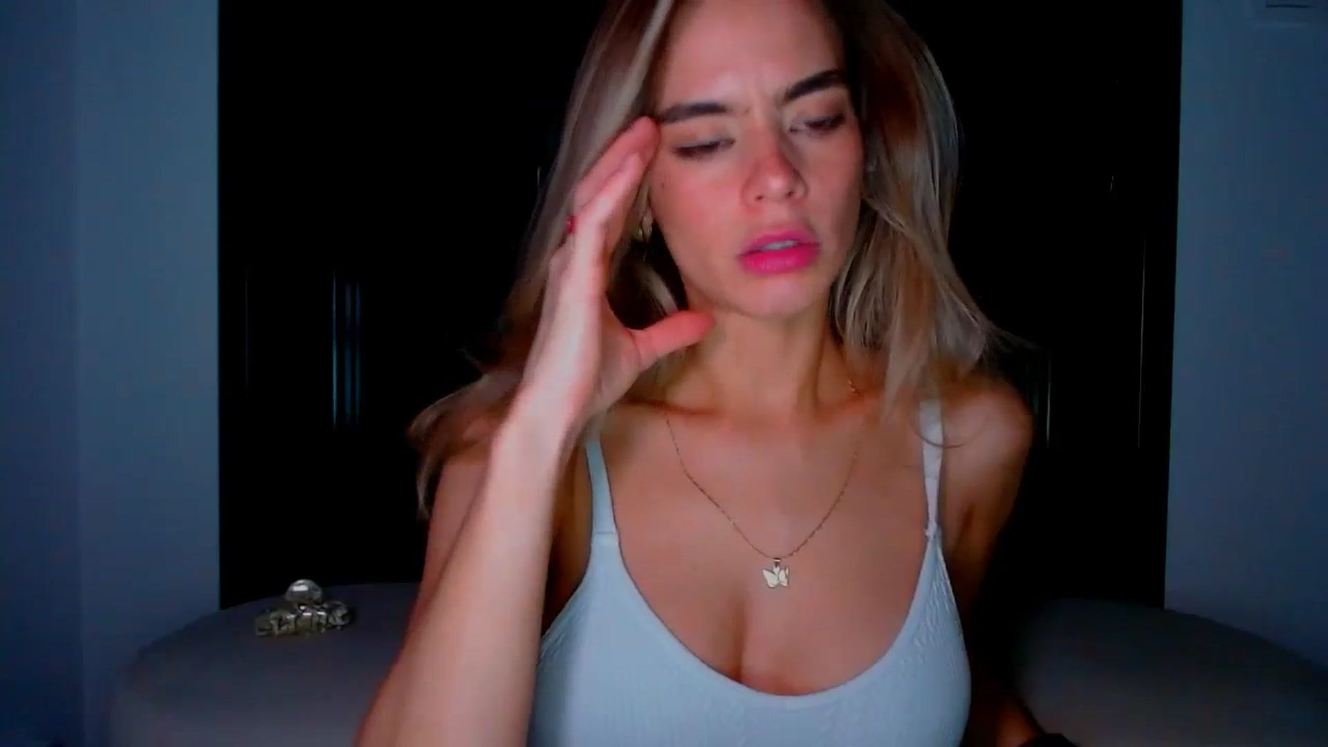 Gallery image thumbnail from fresagirl's myfreecams stream on, 03/20/2025, 22:38 image 12 of 20