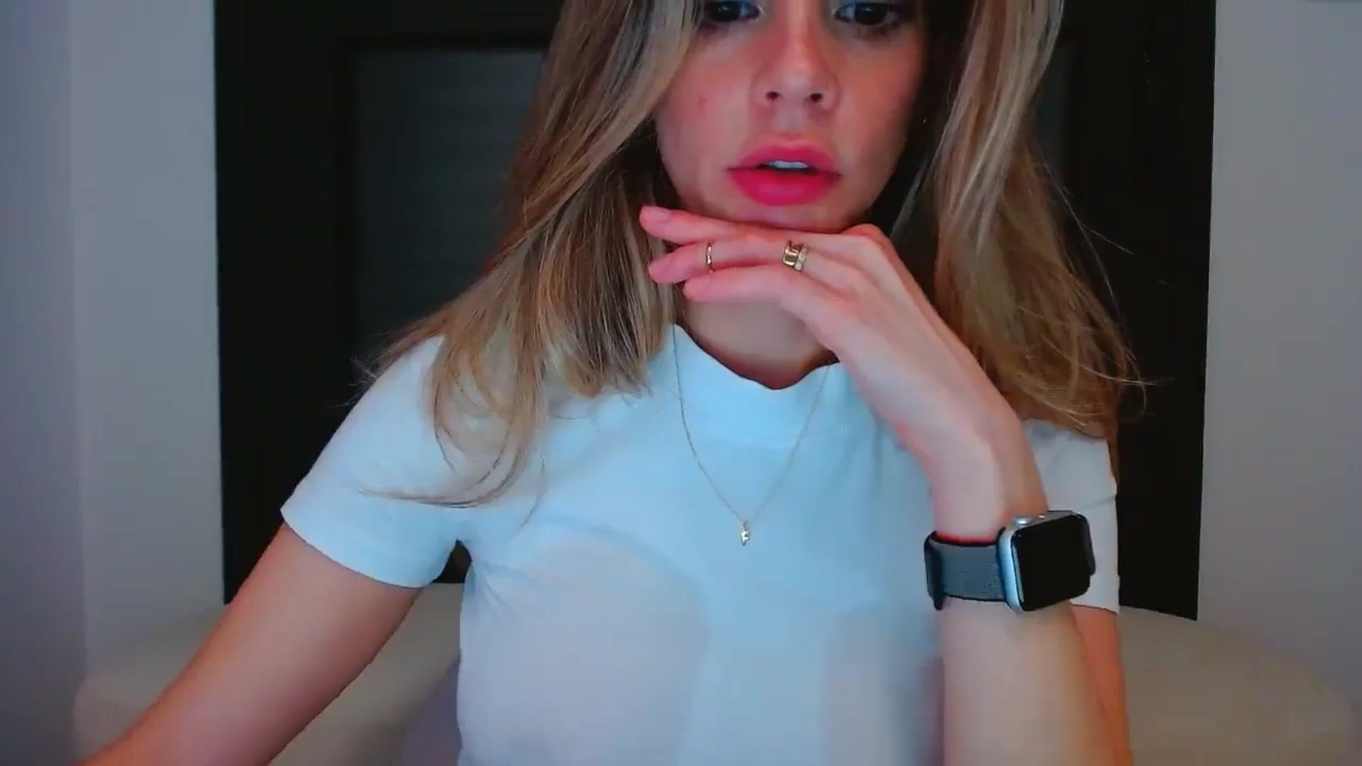 Gallery image thumbnail from fresagirl's myfreecams stream on, 03/25/2025, 23:33 image 12 of 20