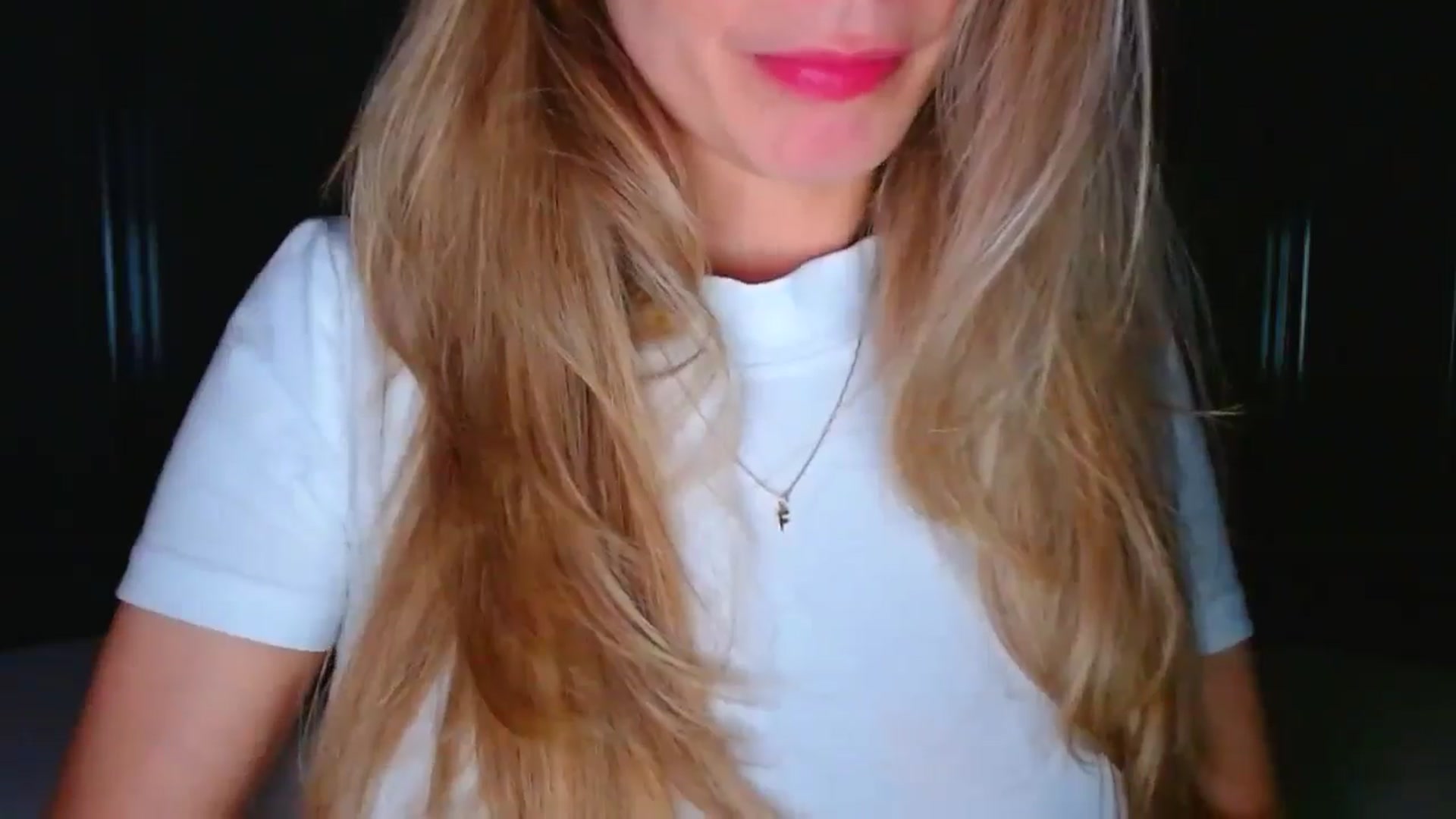 Gallery image thumbnail from fresagirl's myfreecams stream on, 03/25/2025, 23:33 image 20 of 20