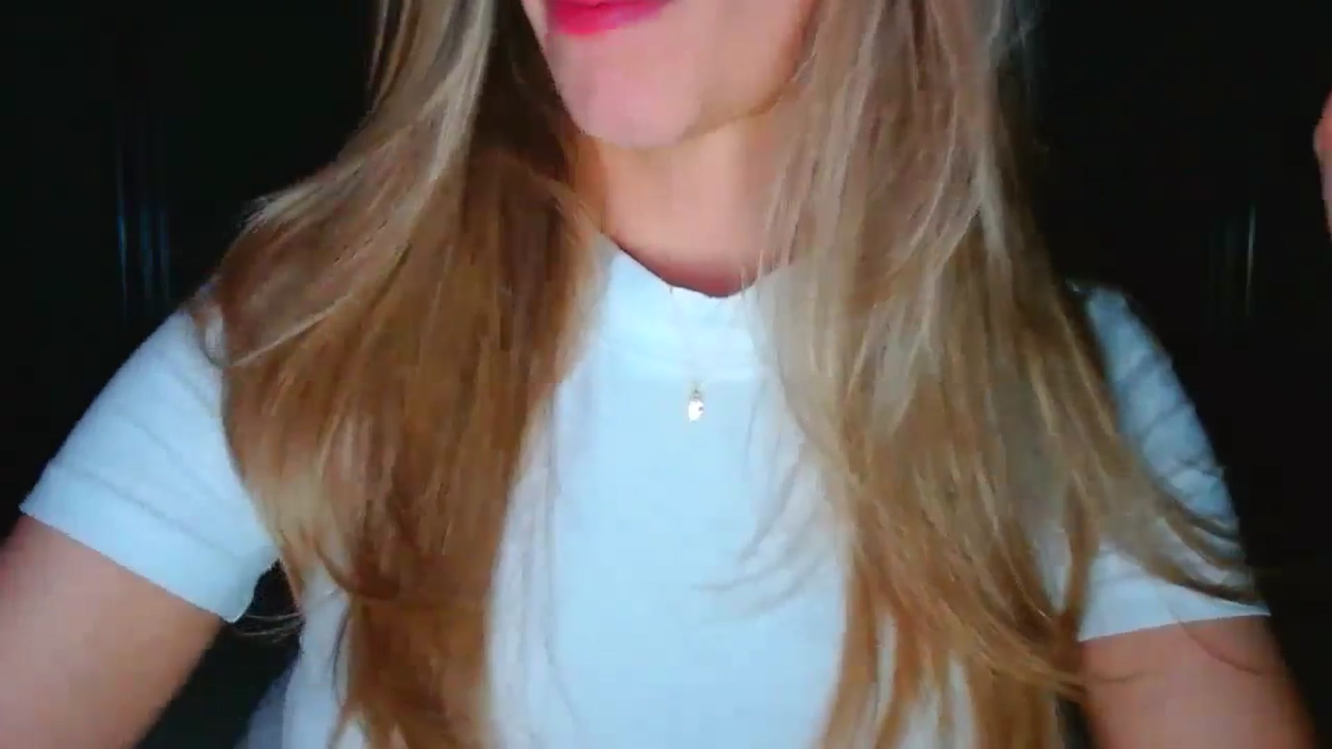 Gallery image thumbnail from fresagirl's myfreecams stream on, 03/25/2025, 23:33 image 16 of 20