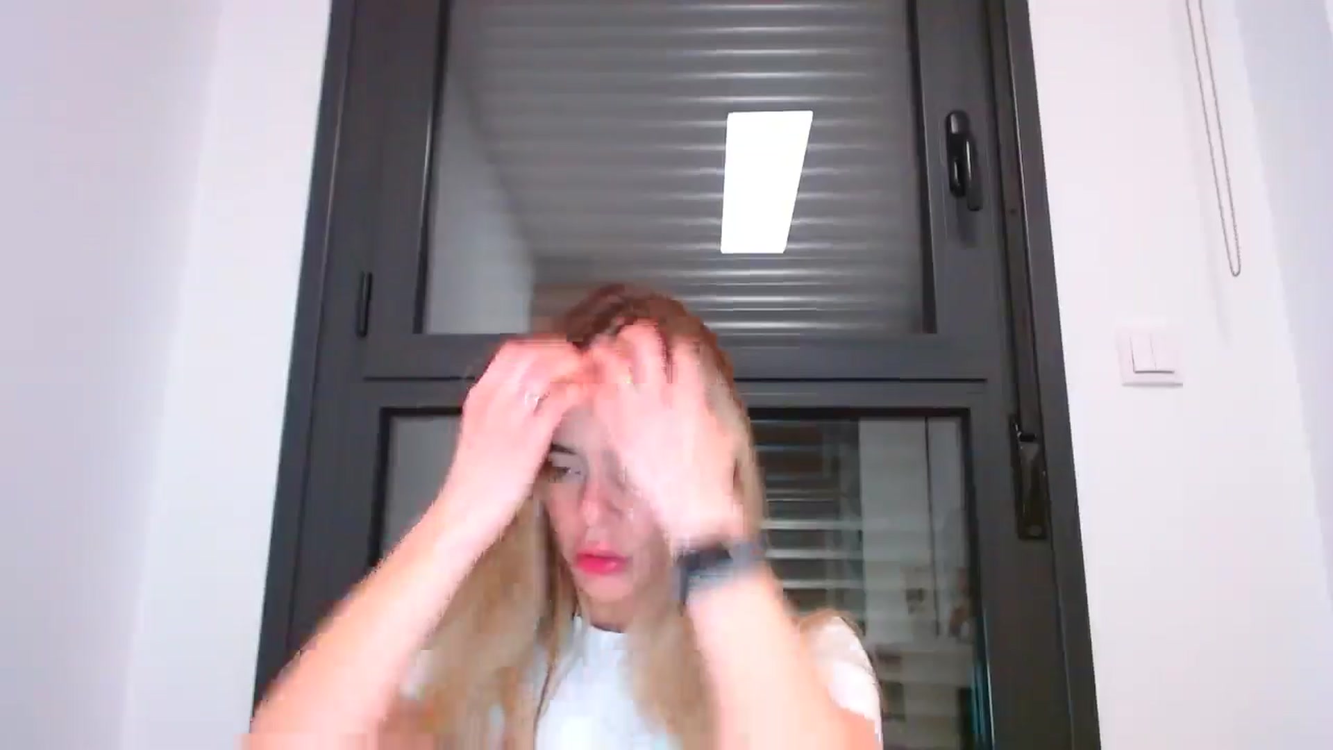 Gallery image thumbnail from fresagirl's myfreecams stream on, 03/25/2025, 23:33 image 14 of 20