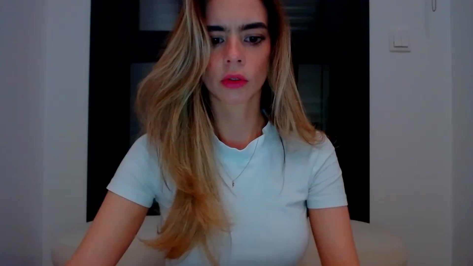 Gallery image thumbnail from fresagirl's myfreecams stream on, 03/25/2025, 23:33 image 1 of 20