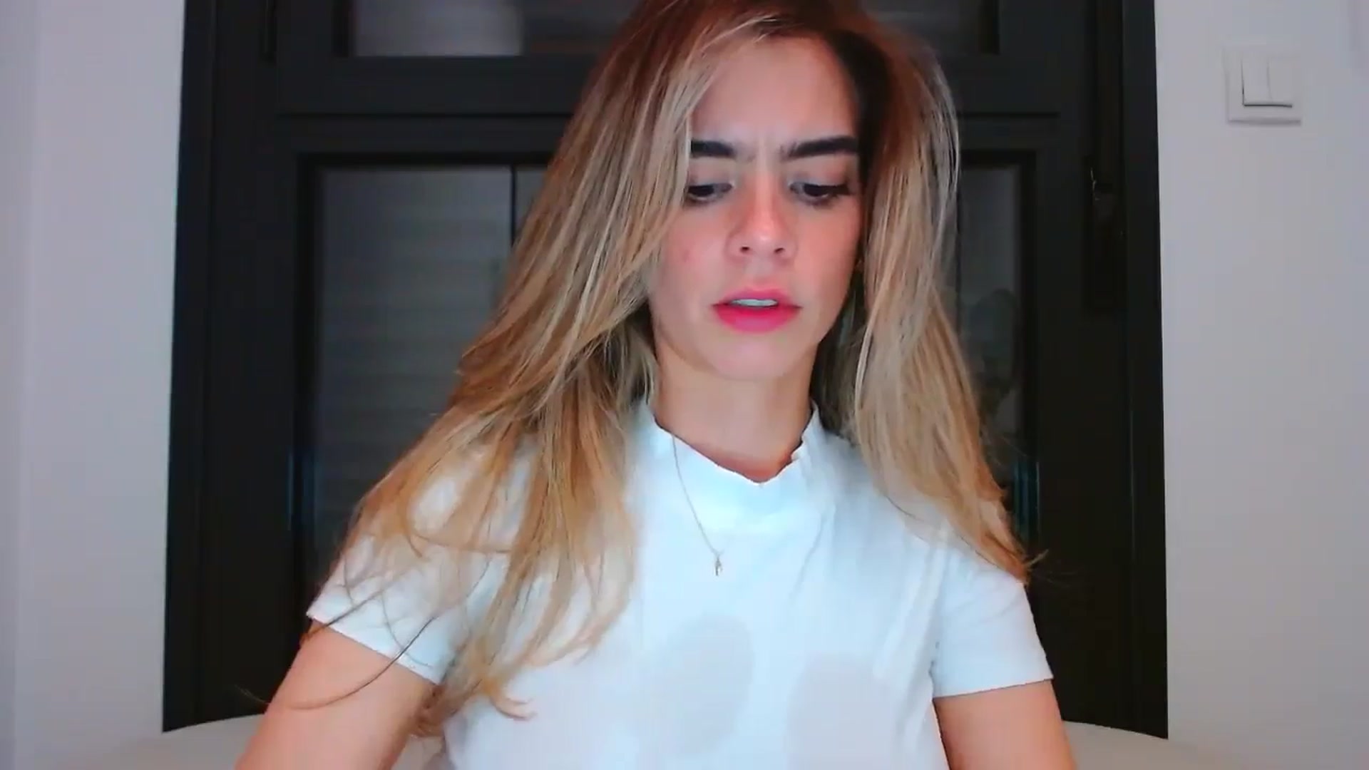 Gallery image thumbnail from fresagirl's myfreecams stream on, 03/25/2025, 23:33 image 9 of 20