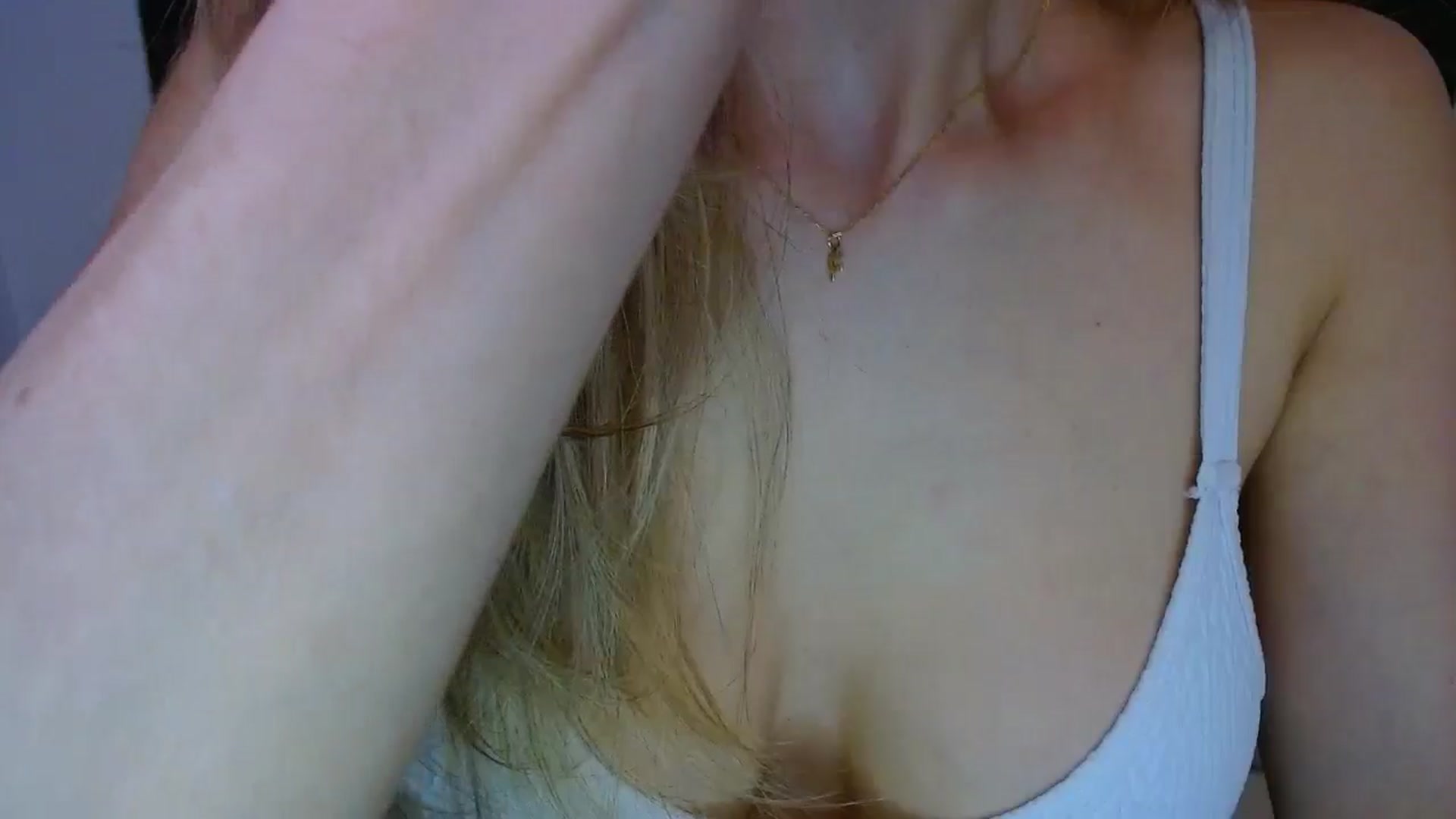 Gallery image thumbnail from fresagirl's myfreecams stream on, 03/27/2025, 22:17 image 17 of 20